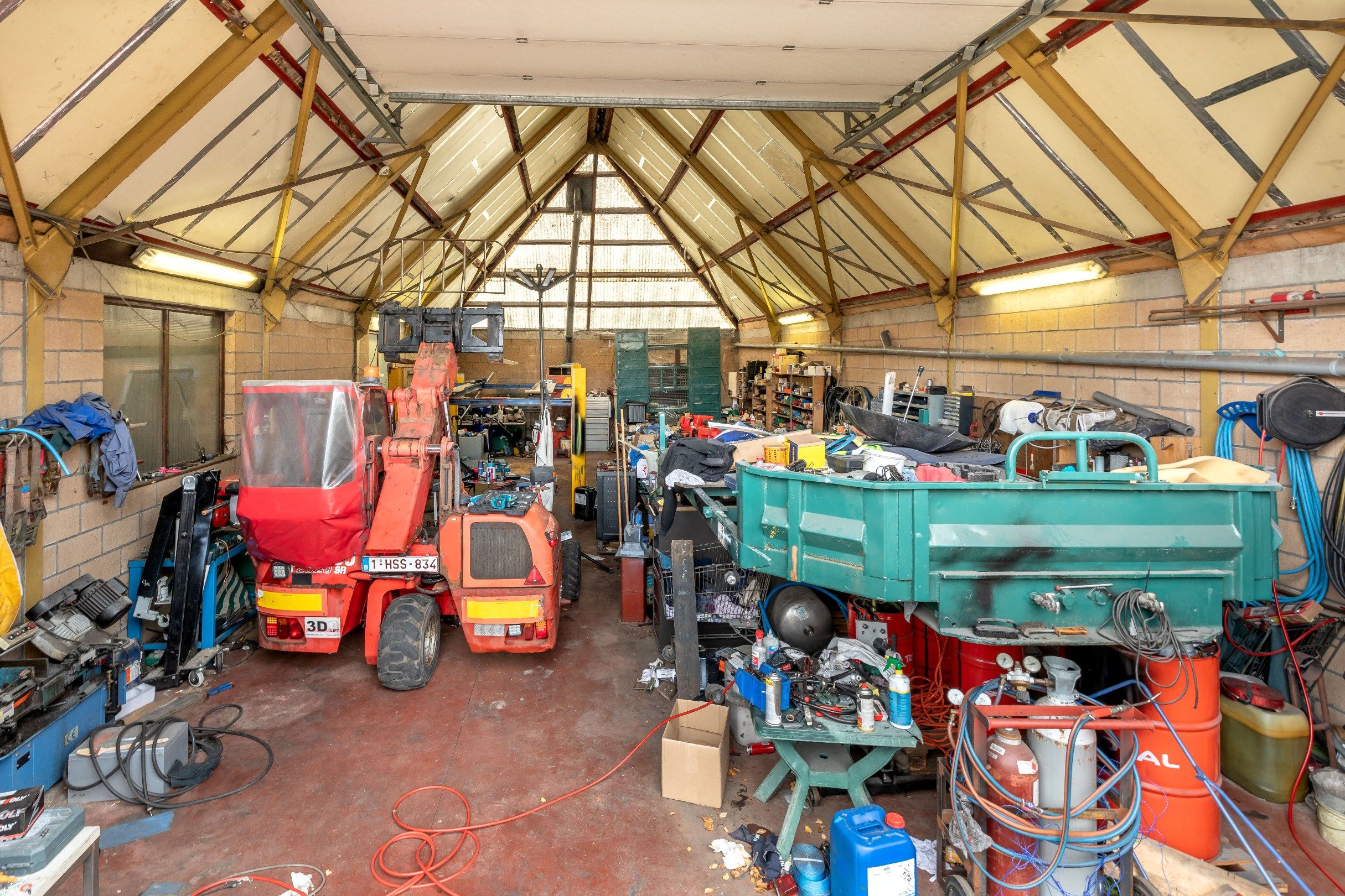 Woning met achterliggende grote loodsen (220m2) foto 11