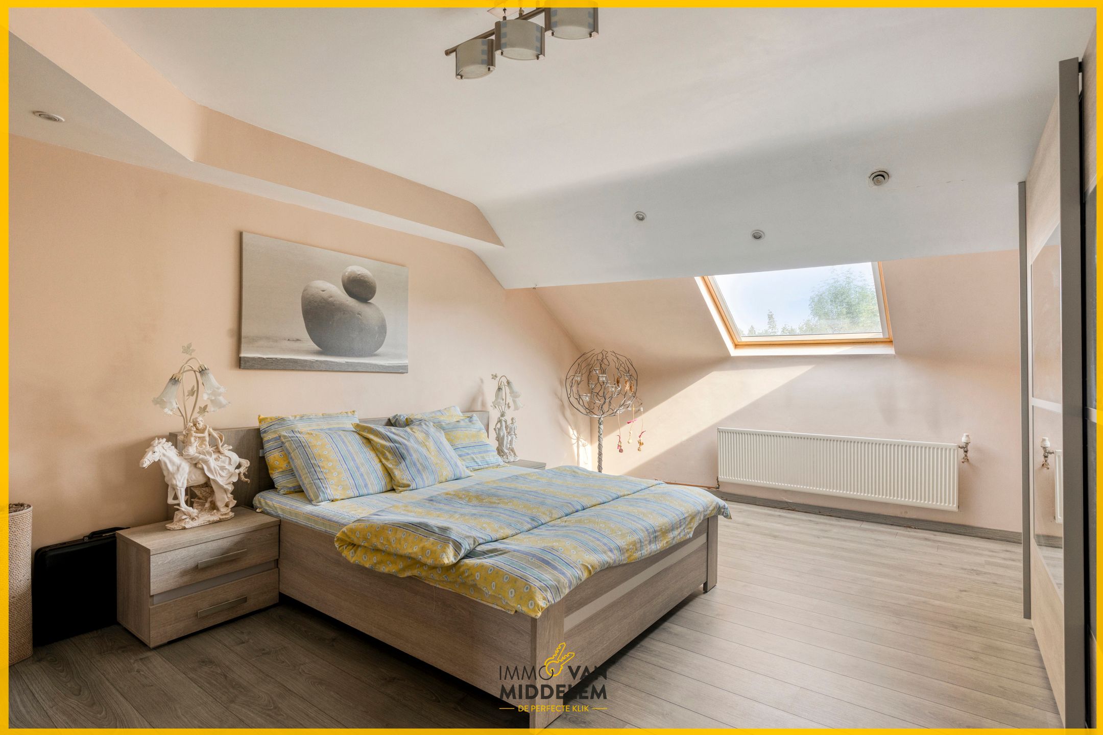 ZEER GROTE, RUSTIG GELEGEN VILLA MET 9 KAMERS foto 17