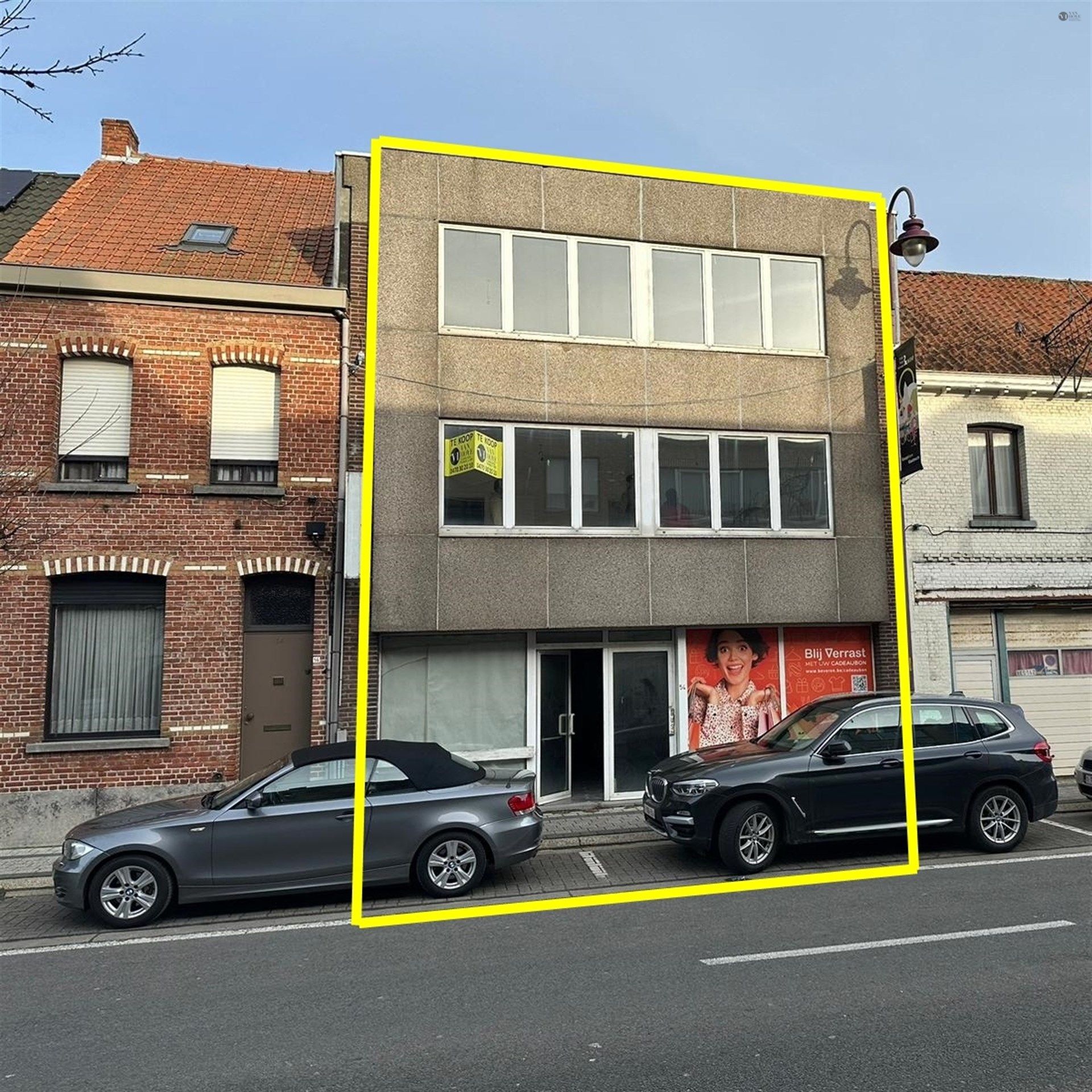 Handelspand met 2 appartementen op perceel van 491 m² NETTORENDEMENT 5% foto {{pictureIndex}}