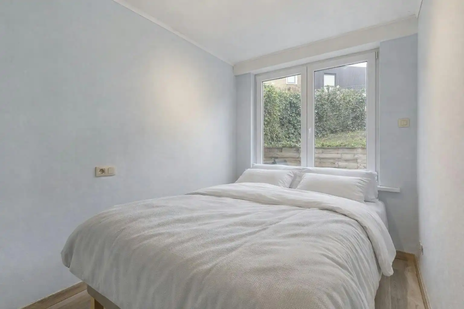 Gerenoveerd appartement (93m²) met zeer ruime tuin te De Panne foto 10