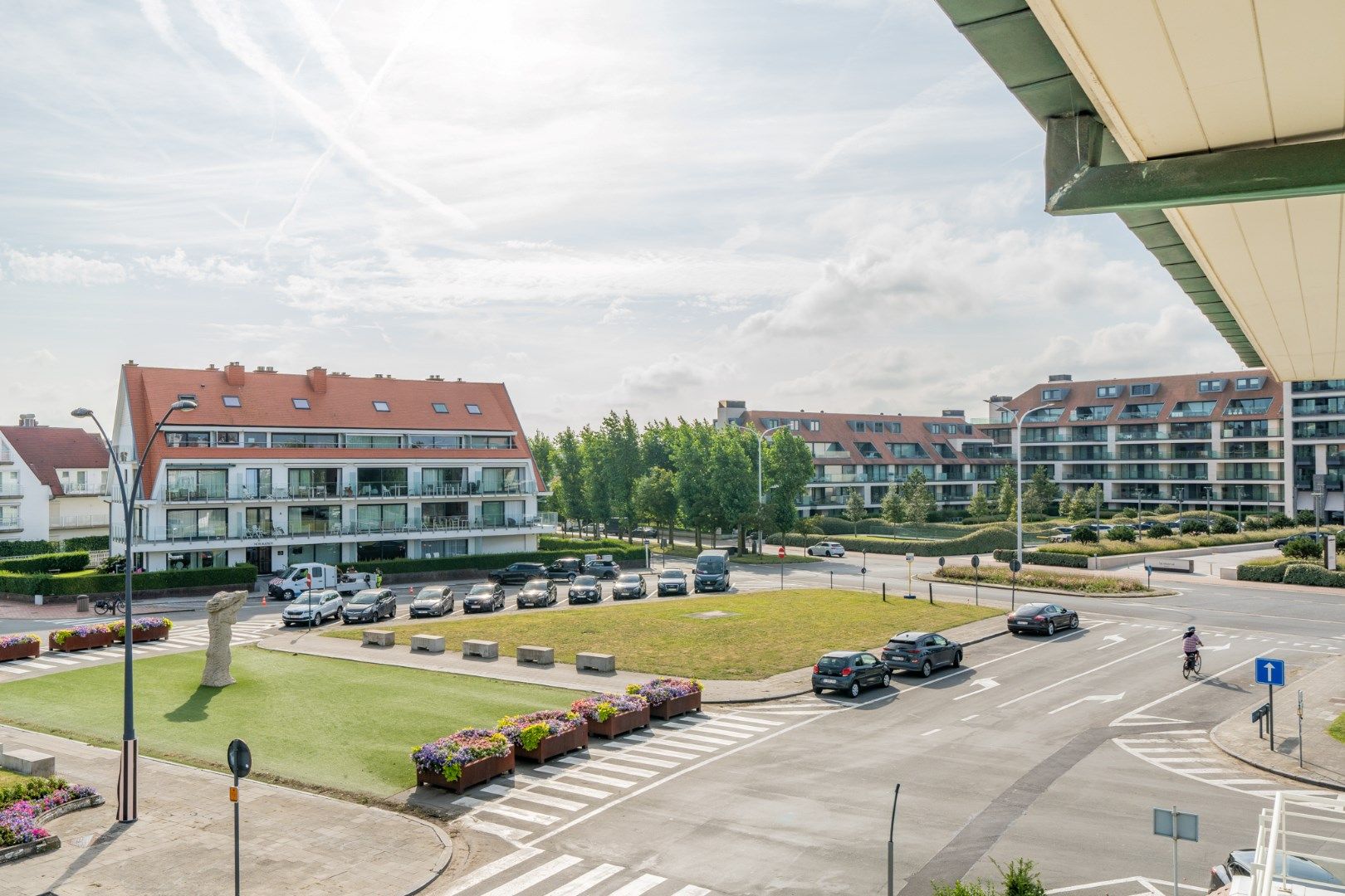 Smaakvol gerenoveerd HOEK appartement met open zonnige zichten - dubbele garage   foto 7