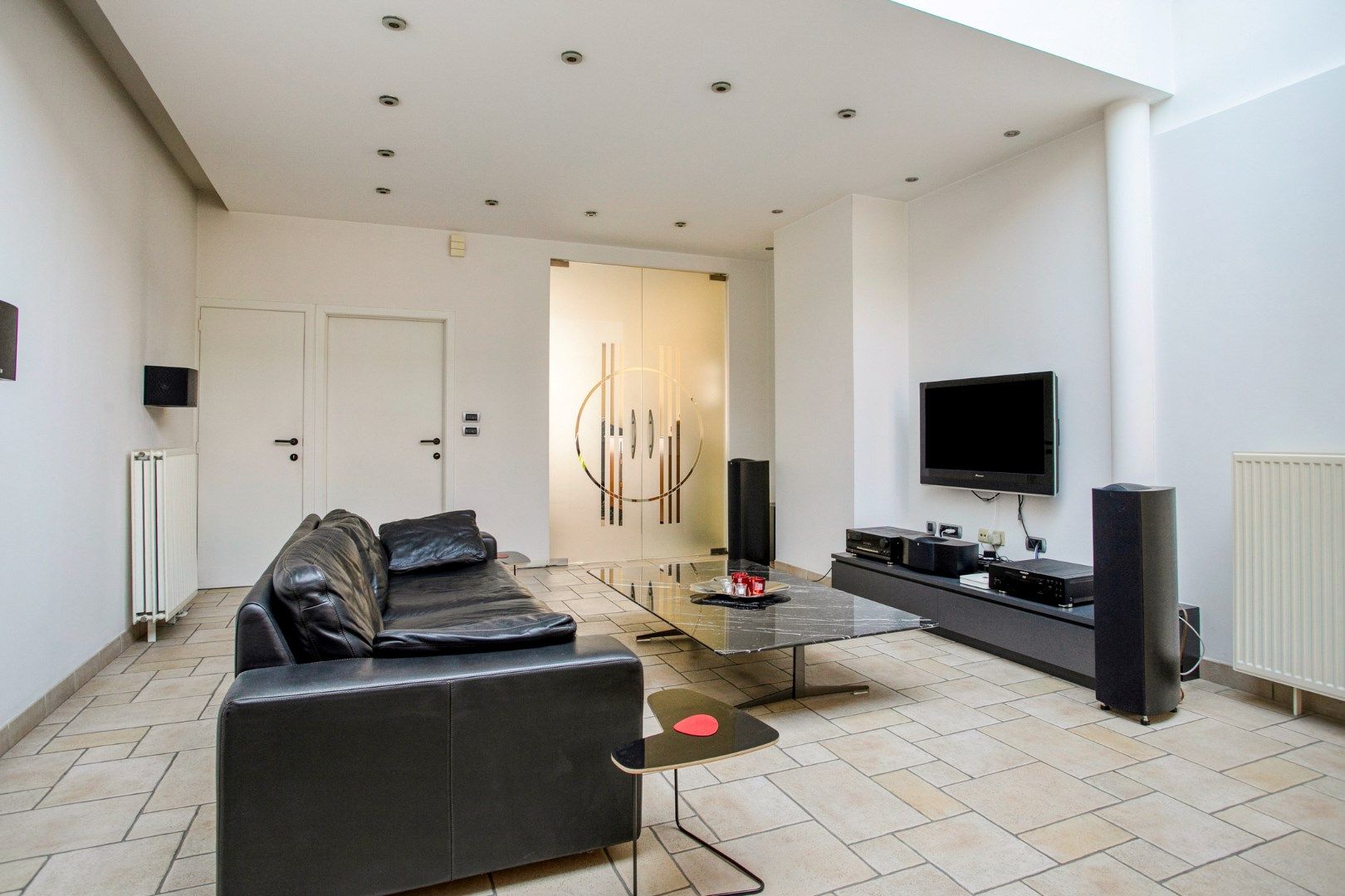 Ruime woning met 3 slaapkamers, bureau en tuin! foto 3