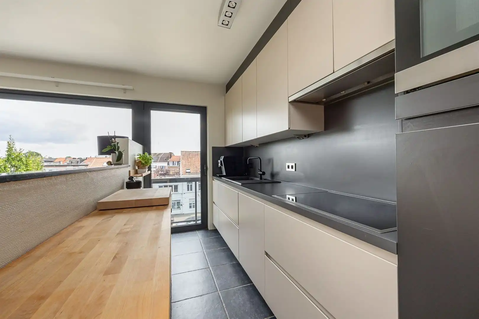 Lichtrijk en energiezuinig appartement met EPC A en ondergrondse autostaanplaats foto 2