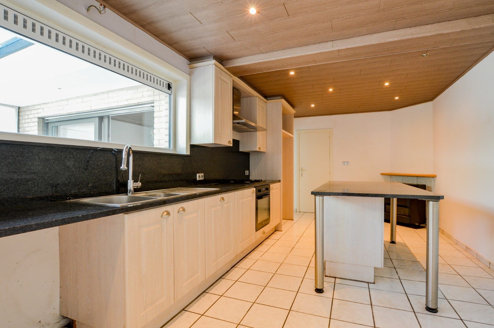 Ruime halfopen woning met 3 slpks en mooie tuin foto 7