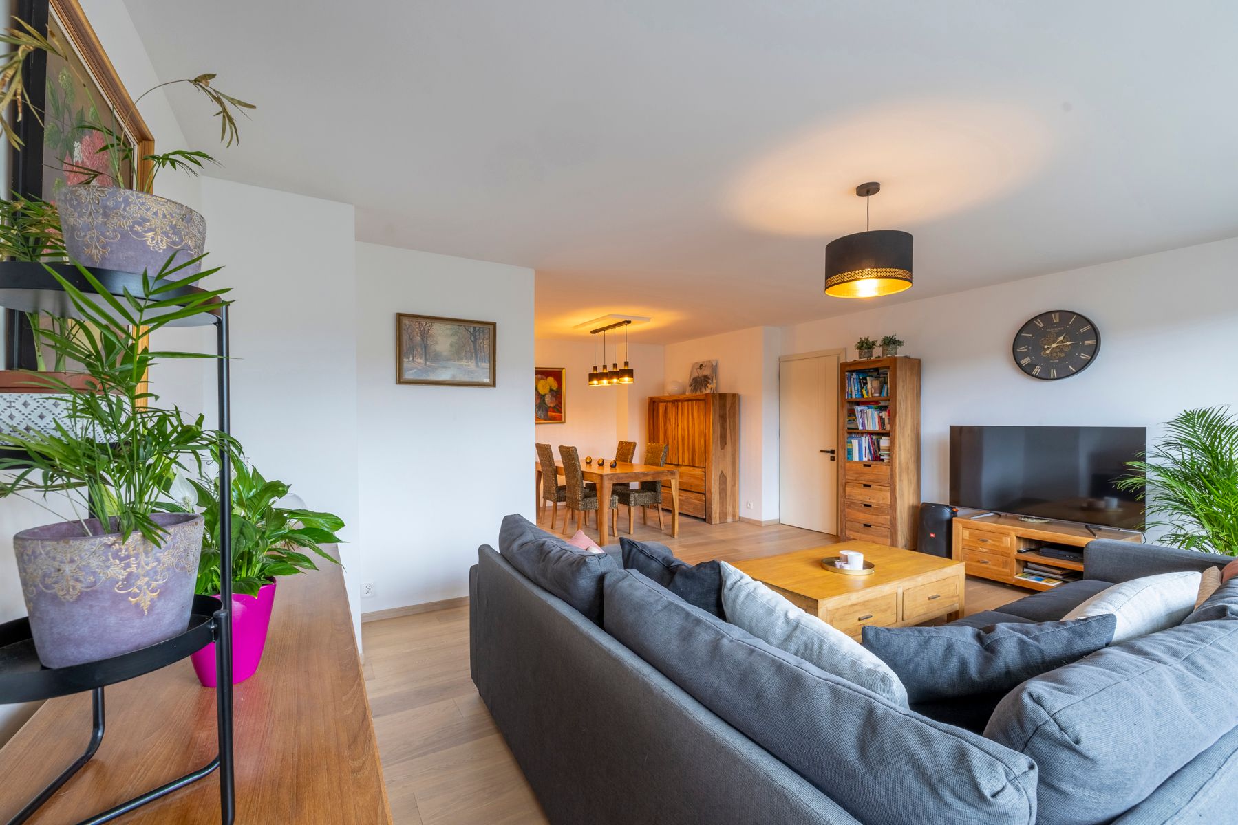 VERNIEUWD APPARTEMENT MET 3 SLAAPKAMERS TE KOOP foto 6