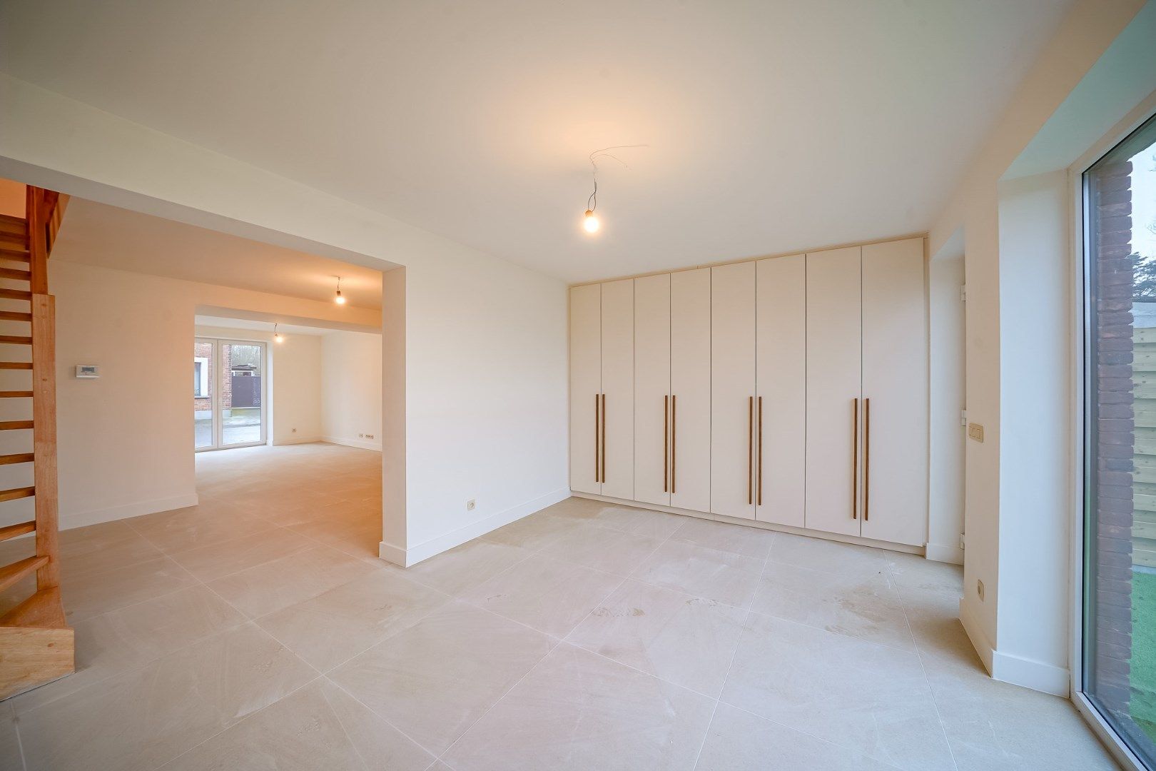 Totaal gerenoveerde woning te Huur in Zandvoorde met 3 slaapkamers en tuintje foto 3