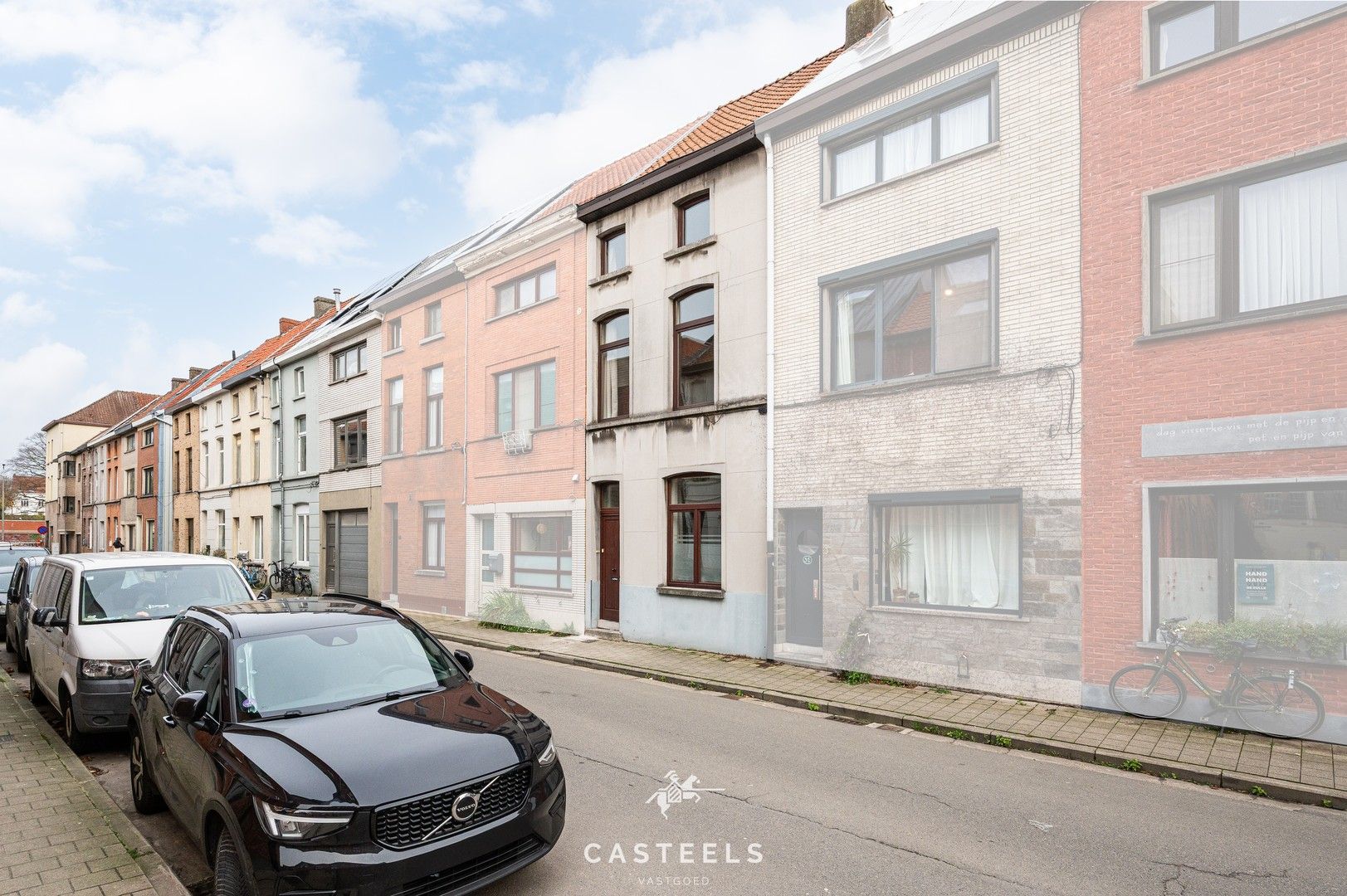 Goed gelegen stadswoning met drie slaapkamers nabij De Visserij foto {{pictureIndex}}