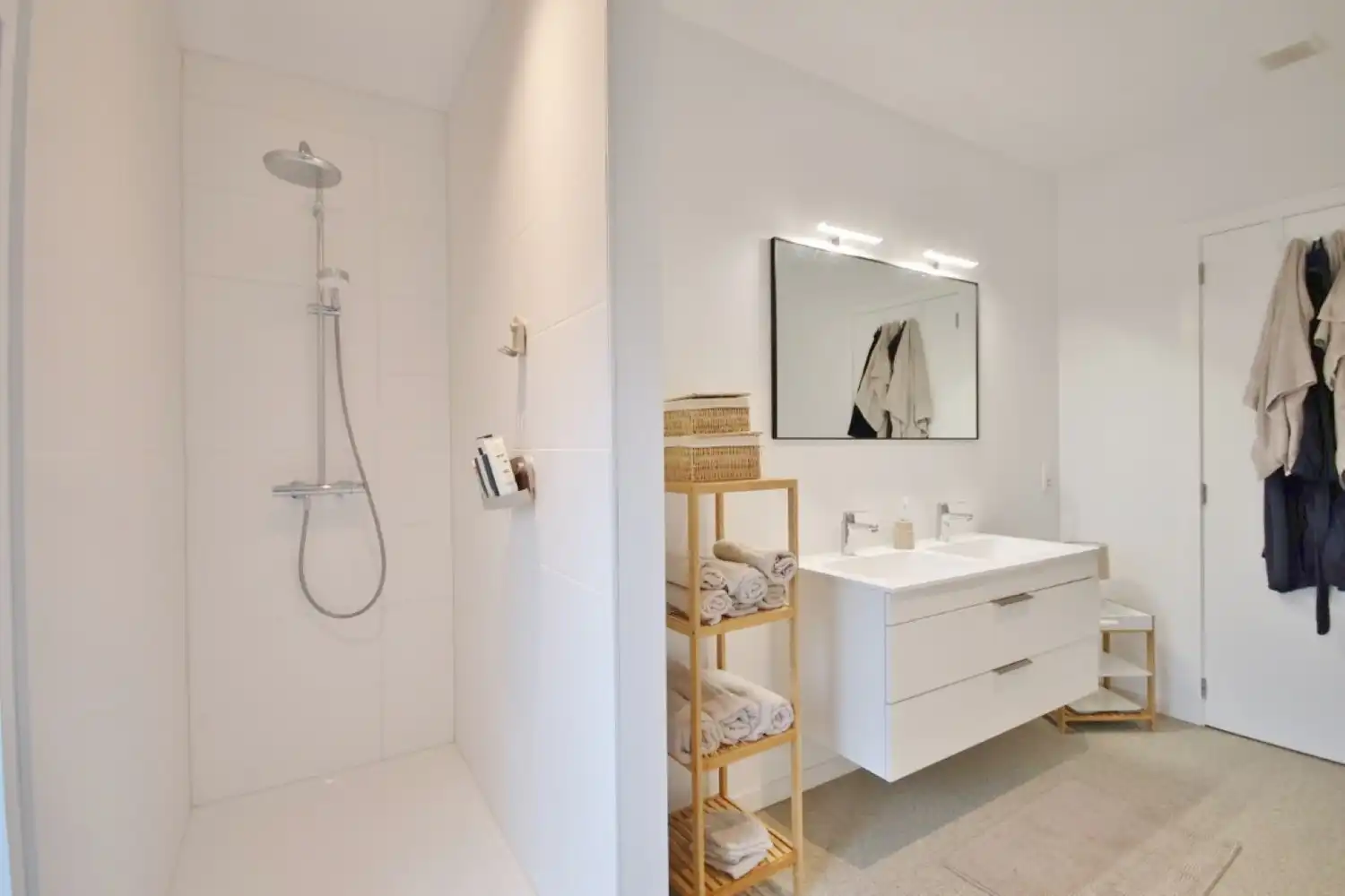 Moderne woning met 3 slaapkamers en tuin in het rustige Landen foto 14