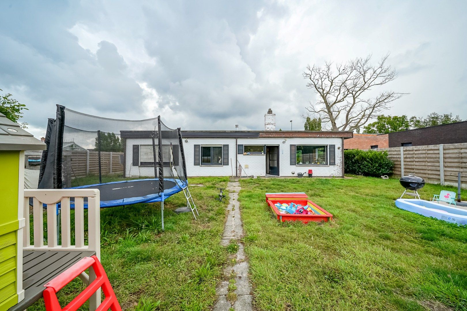 Hoofdfoto van de publicatie: Ruime bungalow nabij het centrum van Oudenburg