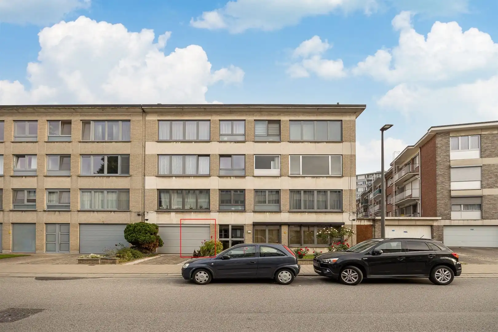 Bergplaats rechts in de dubbele garage. foto 3