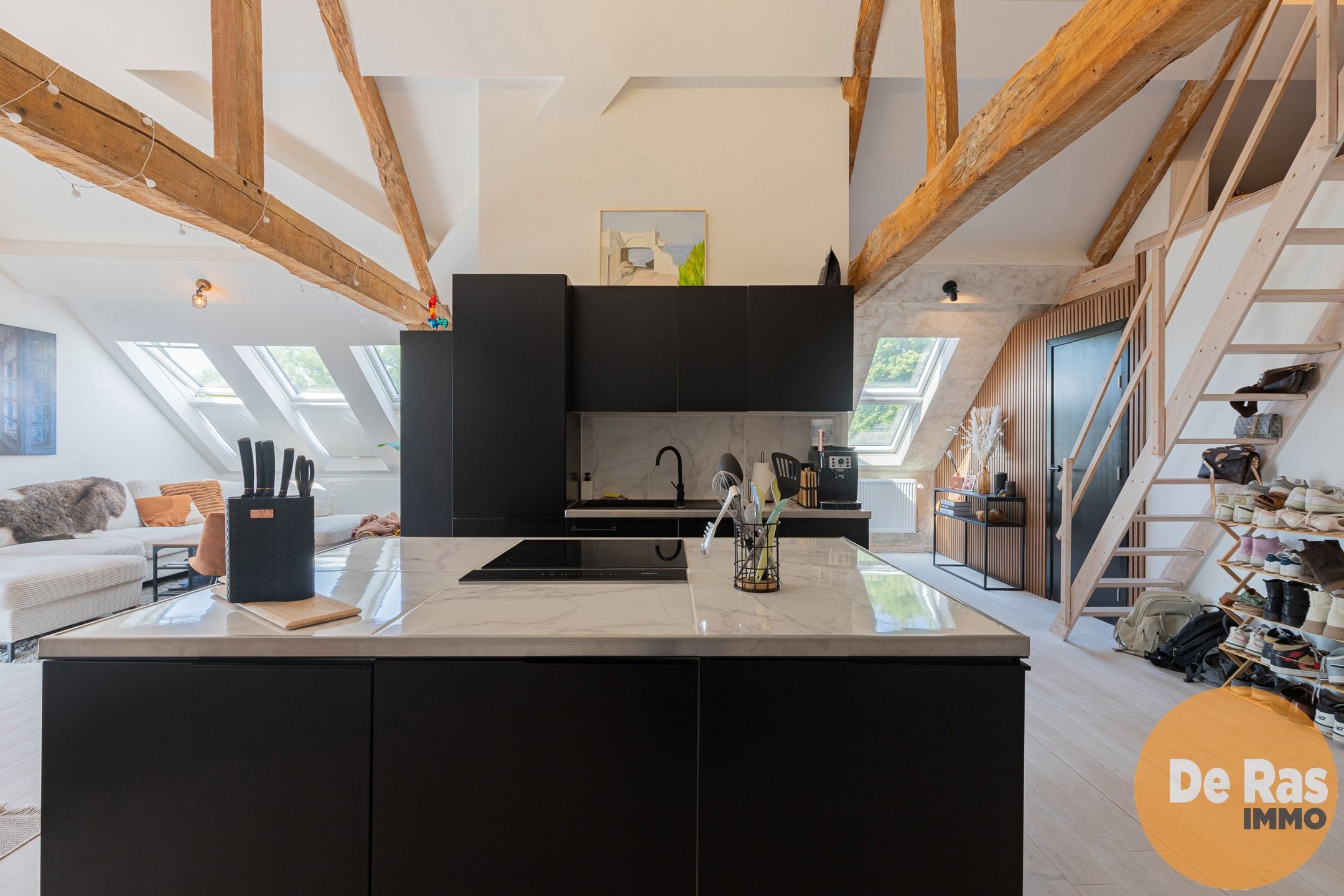 HILLEGEM- Excl. penthouse met uitstekende uitvalsbasis foto 9