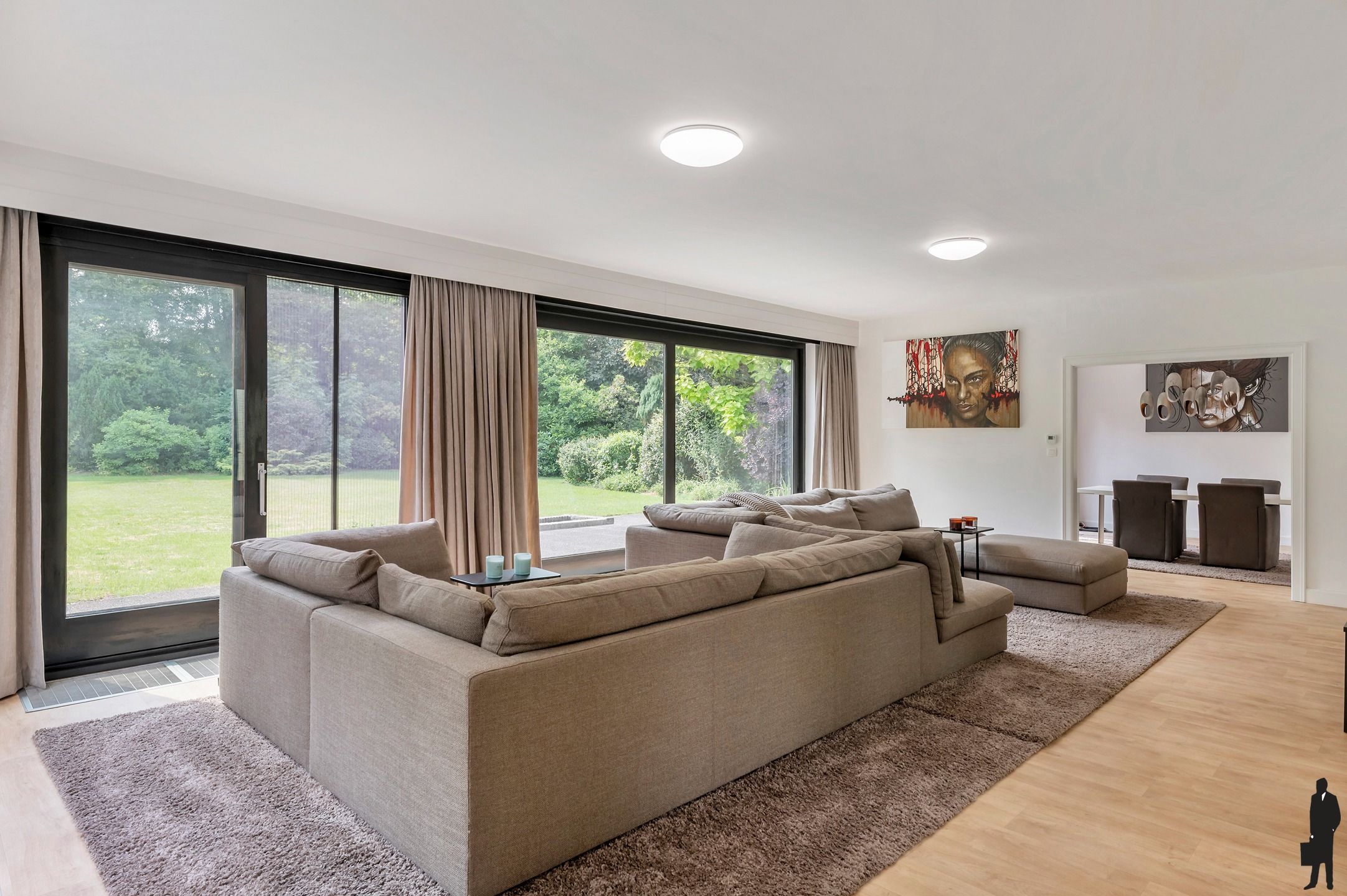Bosrijk gelegen gelijkvloerse villa op perceel van 2.905m² foto 3