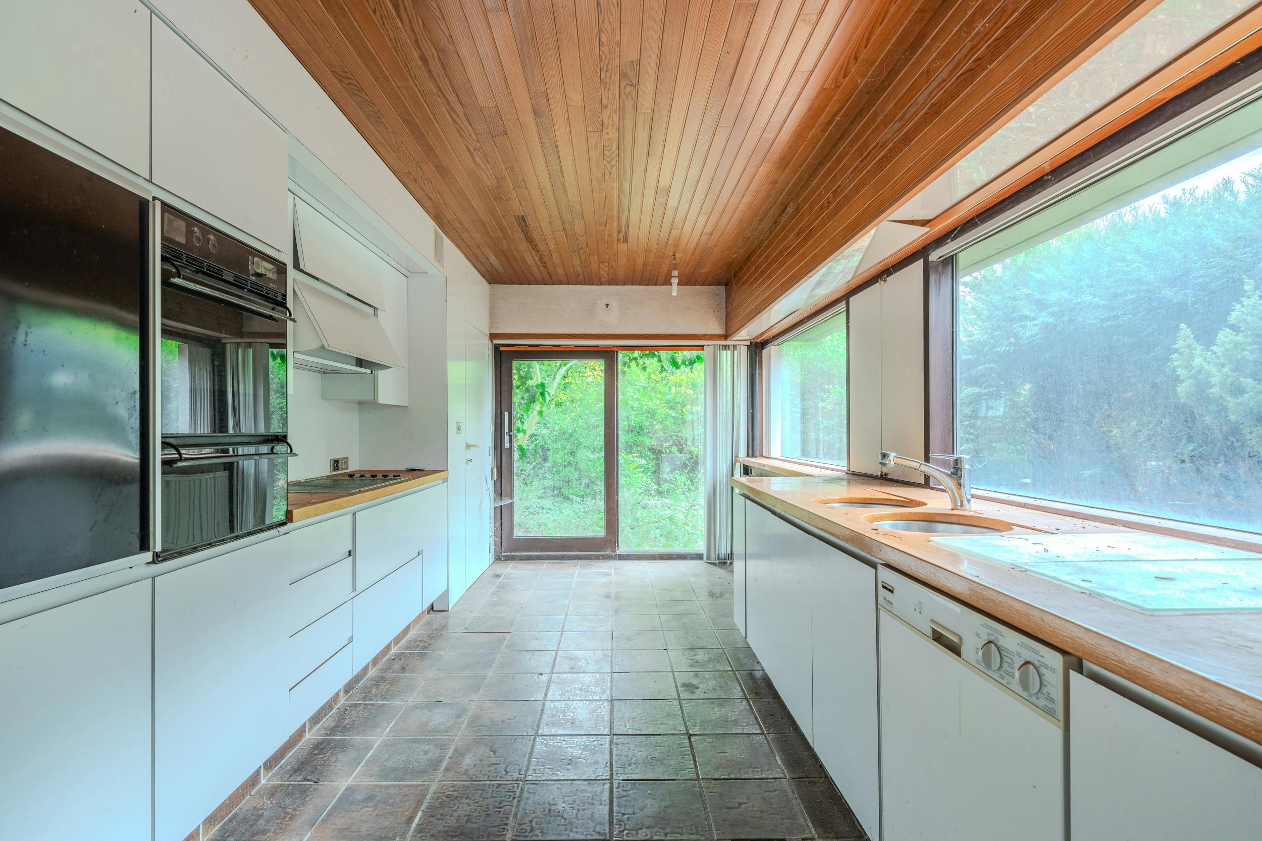 Te renoveren villa te Oostende foto 2