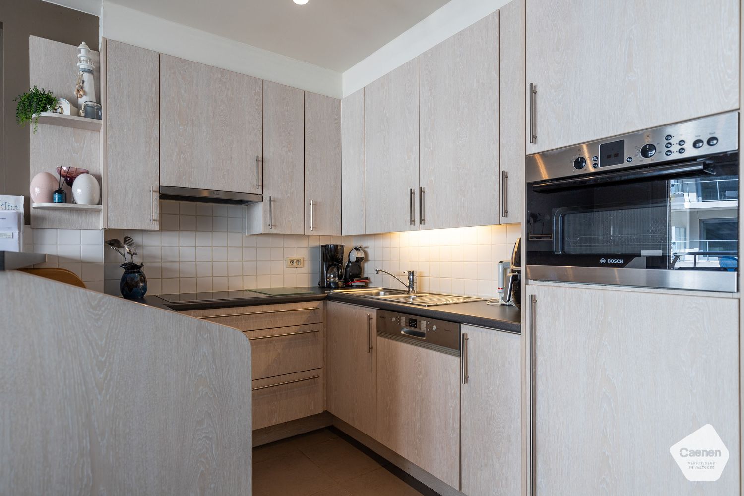 Instapklaar appartement met 2 slaapkamers en zijdelings zeezicht foto 3