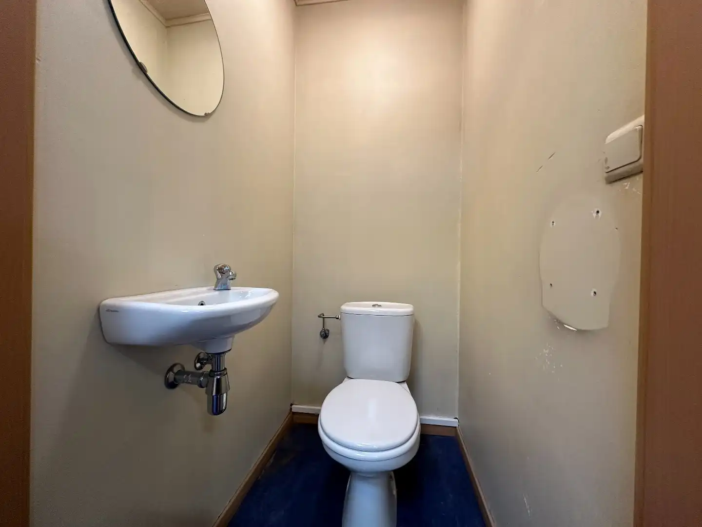 Magazijn met kantoor te huur in centrum Heule. foto 24