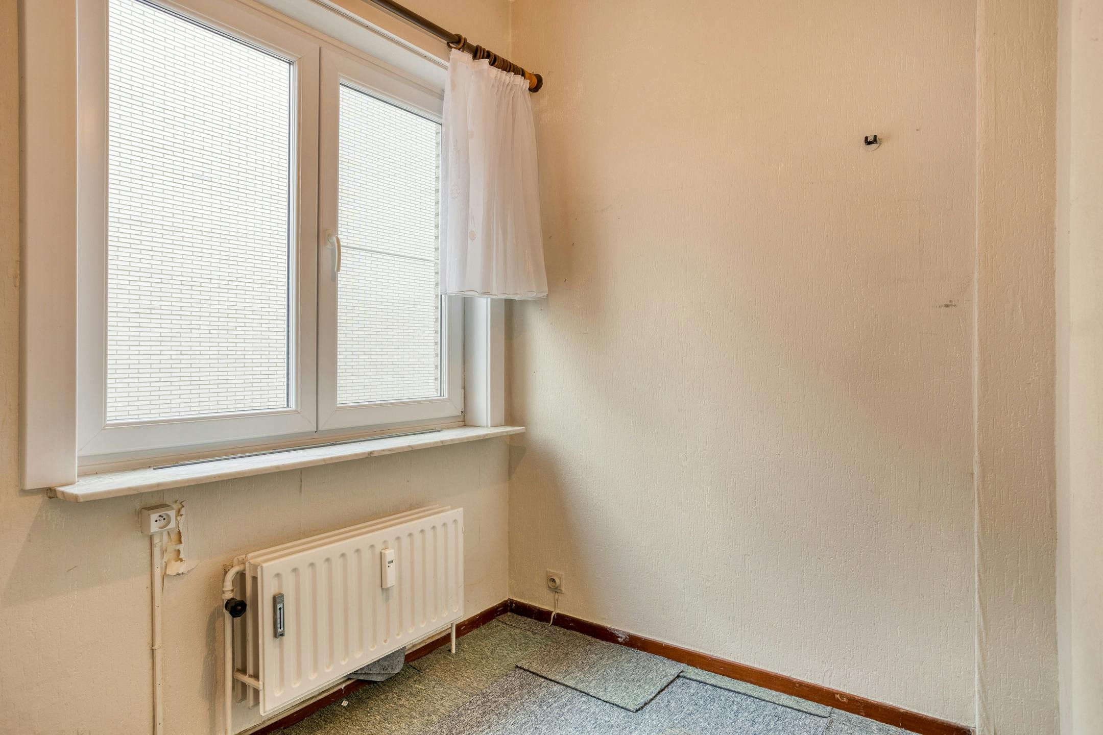 Appartement met 2  a 3slaapkamers en garage te koop in Hoevenen! foto 17