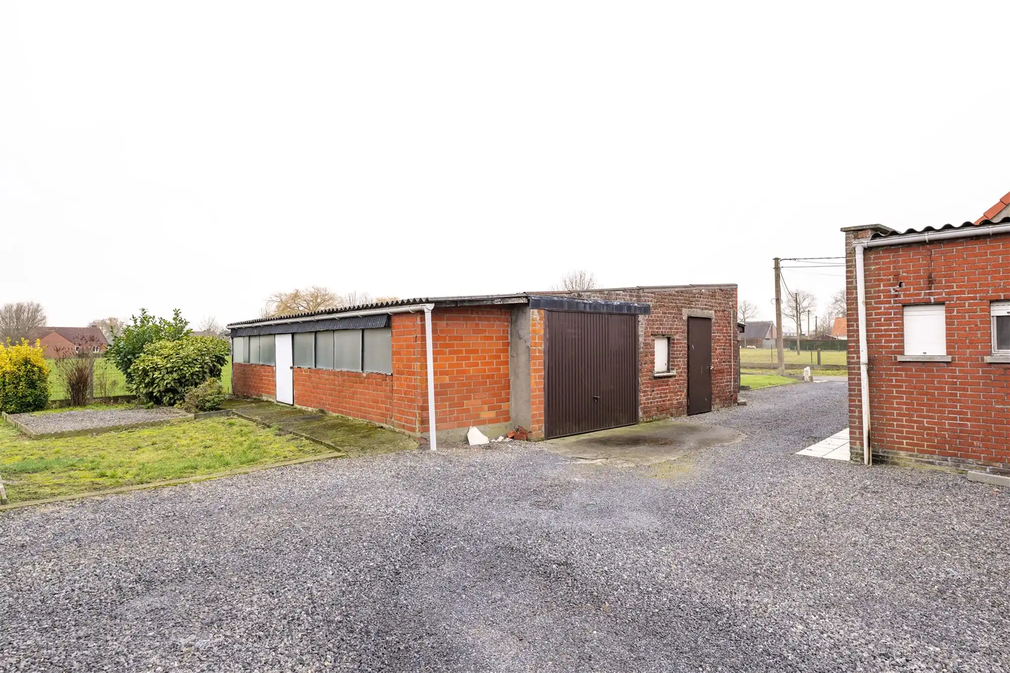 Vrijstaande woning met bijgebouwen op 2633 m² foto 13