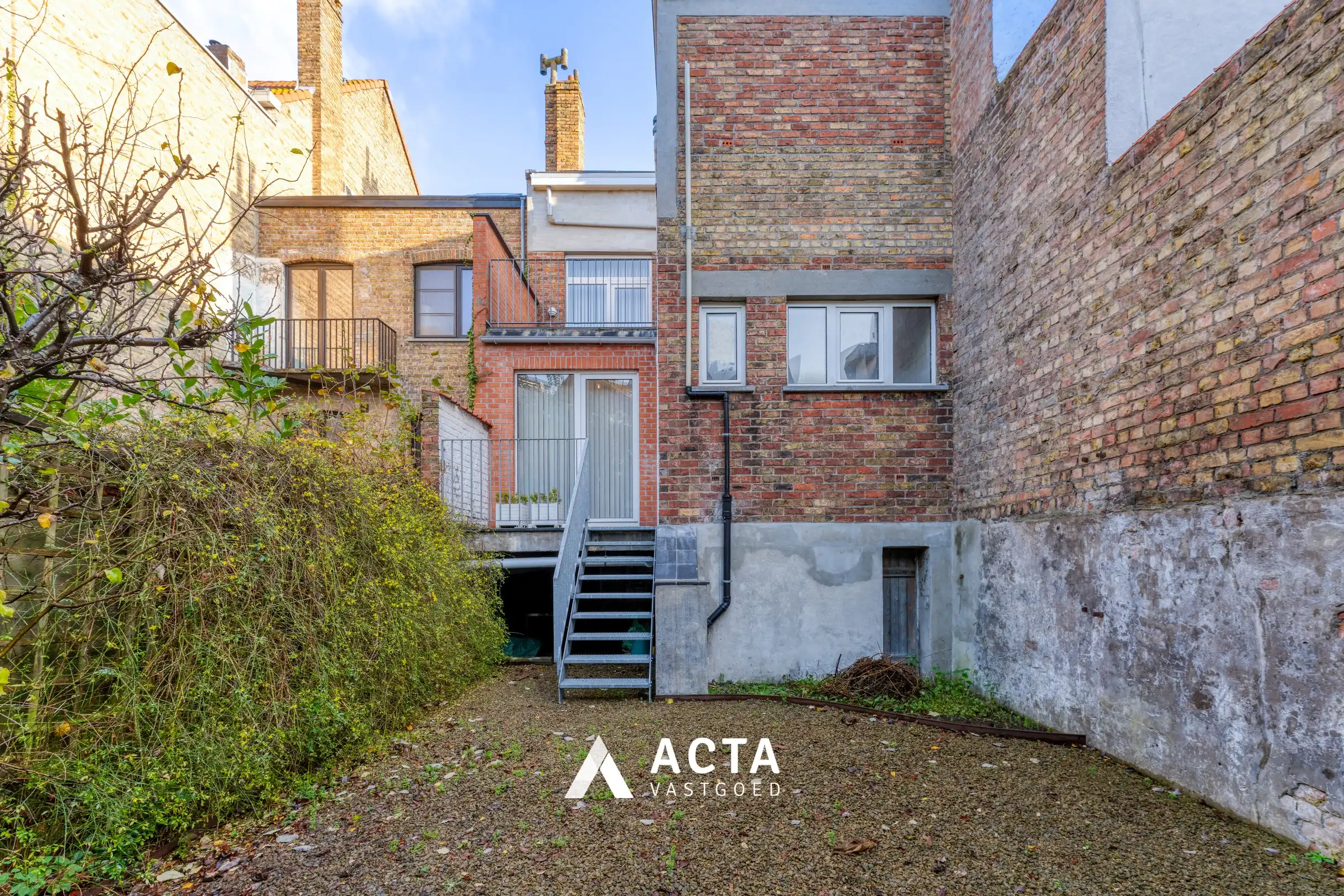 Charmant herenhuis- 3 slpk, praktijk +zonnige tuin foto 8