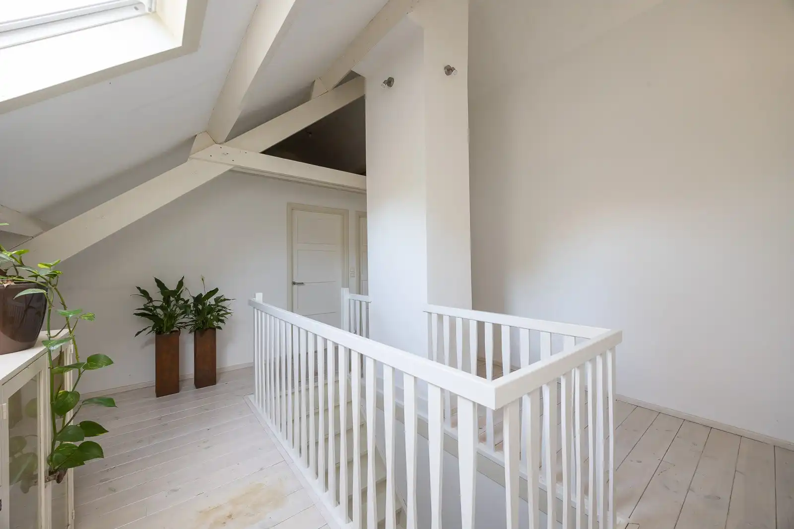 Ruim en rustig wonen op een unieke topligging foto 24