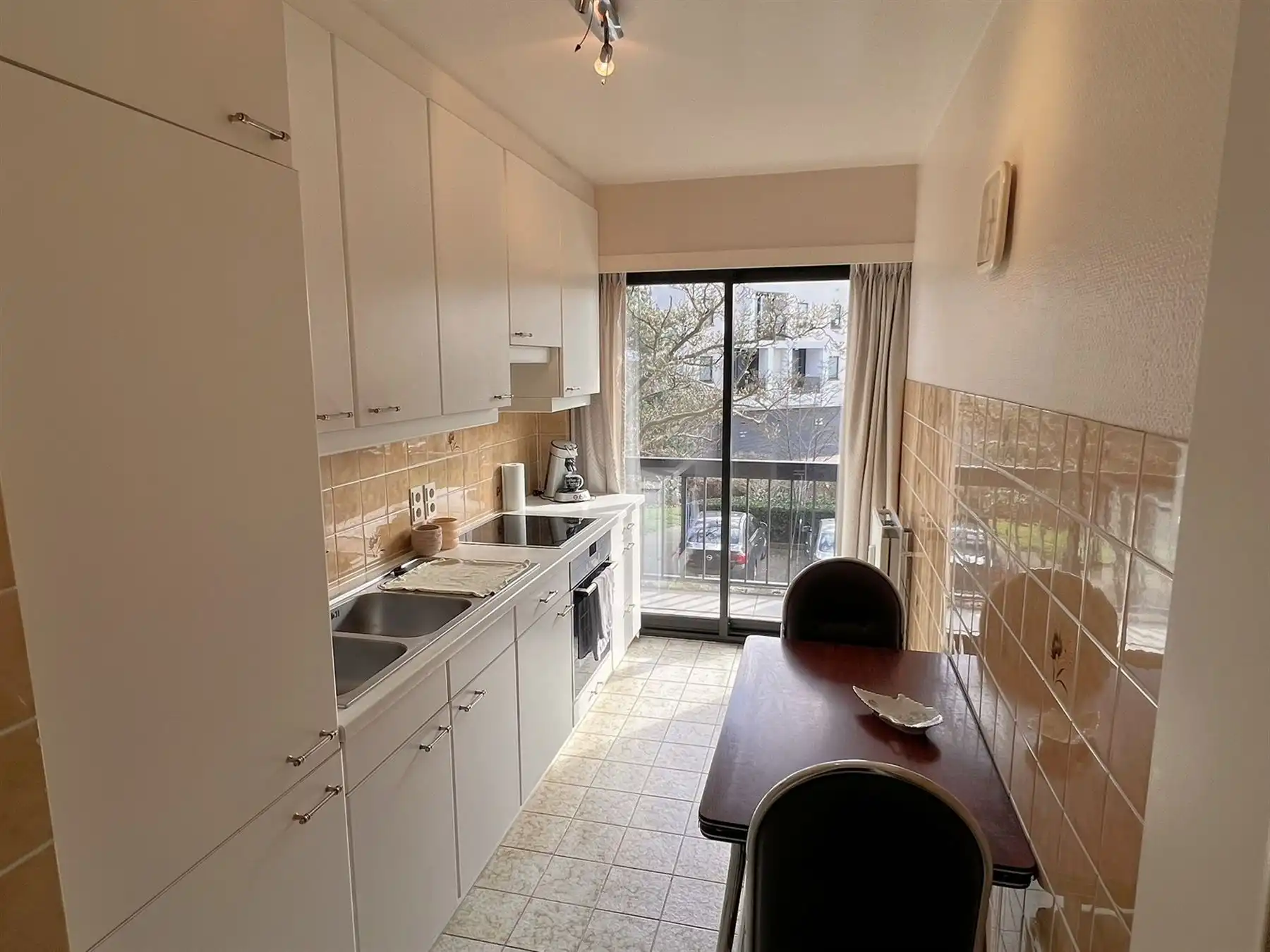 Goed onderhouden appartement met 2 slaapkamers en autostaanplaats foto 4