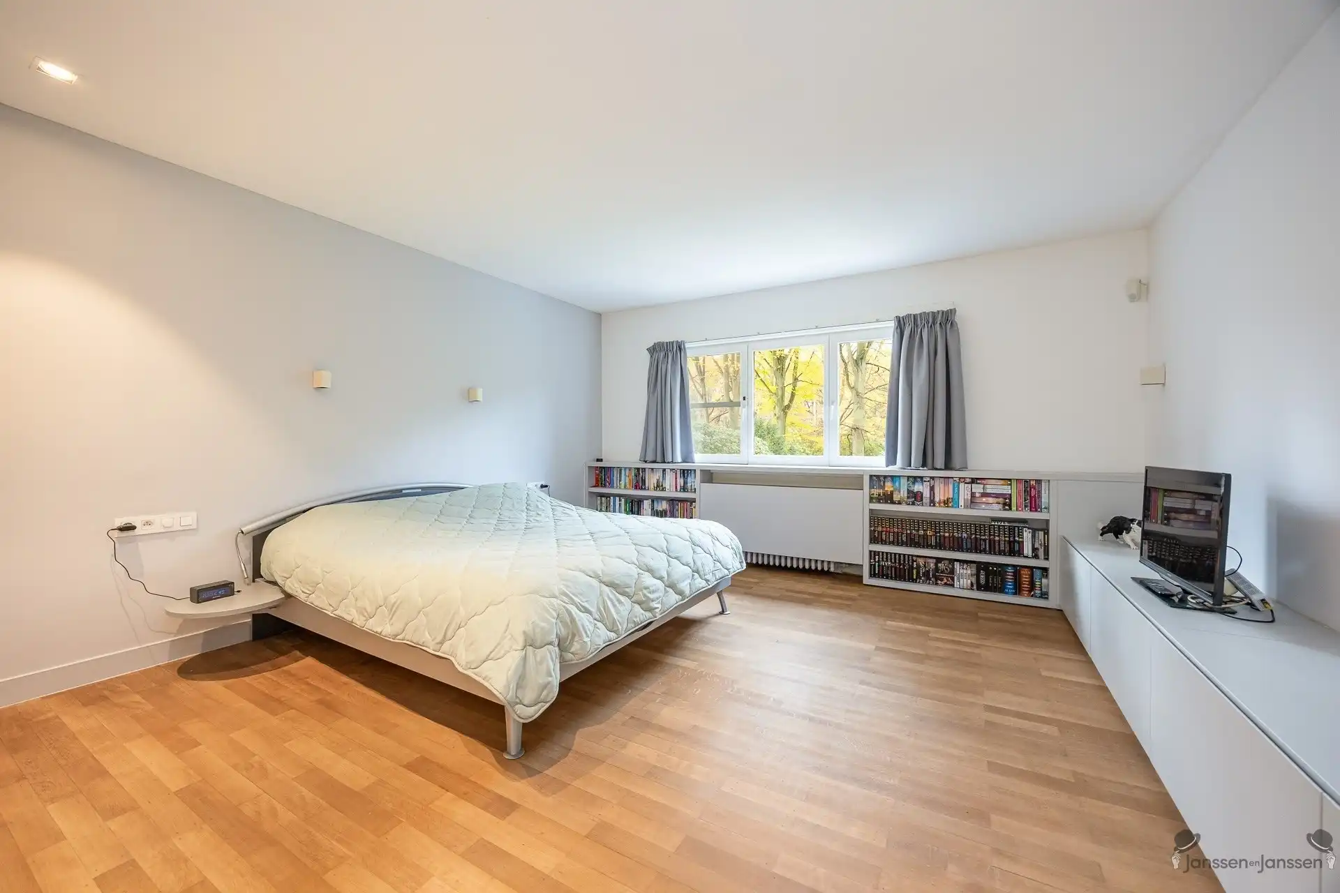 Exclusieve villa op 10.500 m² op residentiële toplocatie foto 17