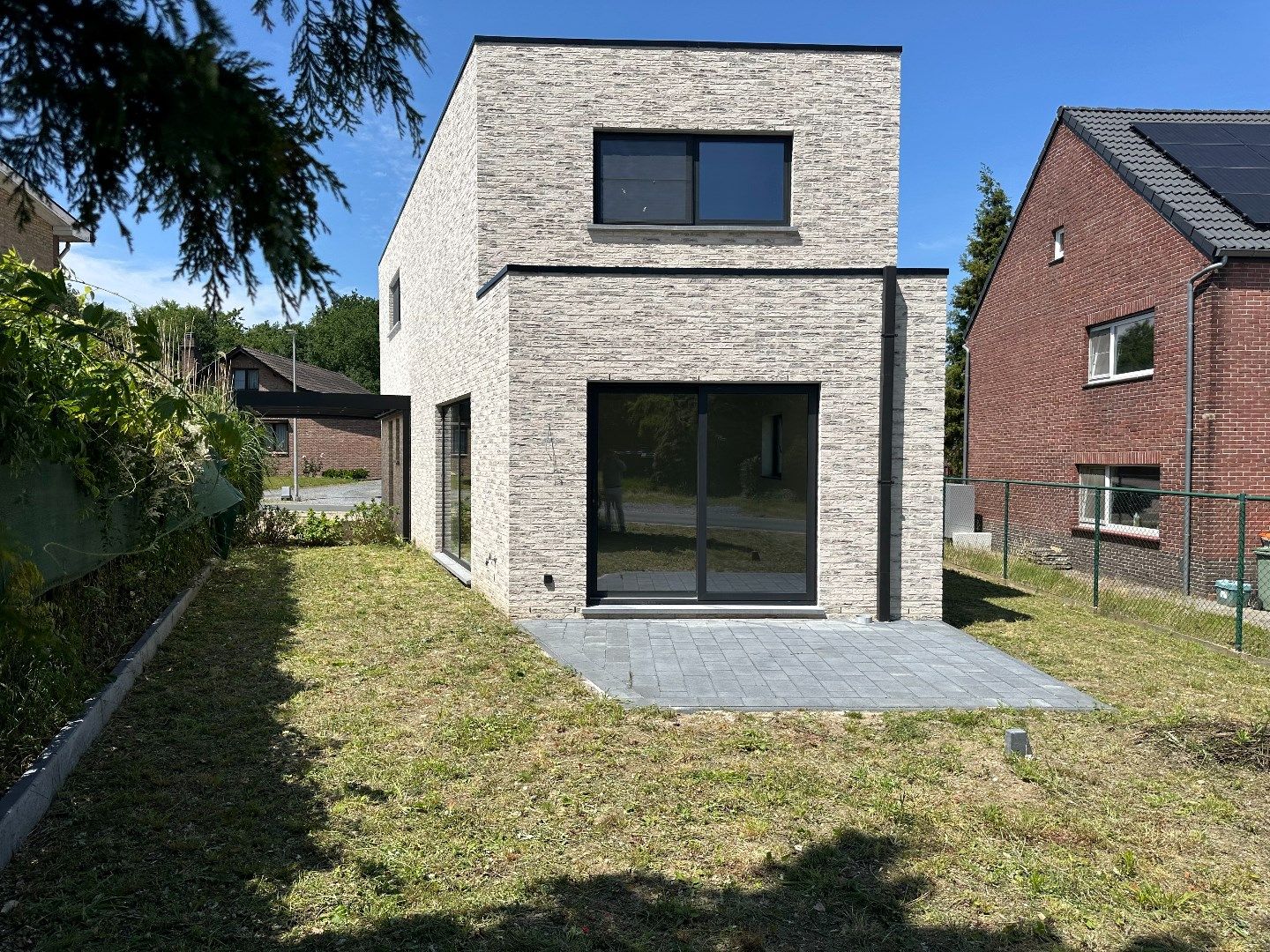 Moderne woning met vier slaapkamers foto 2