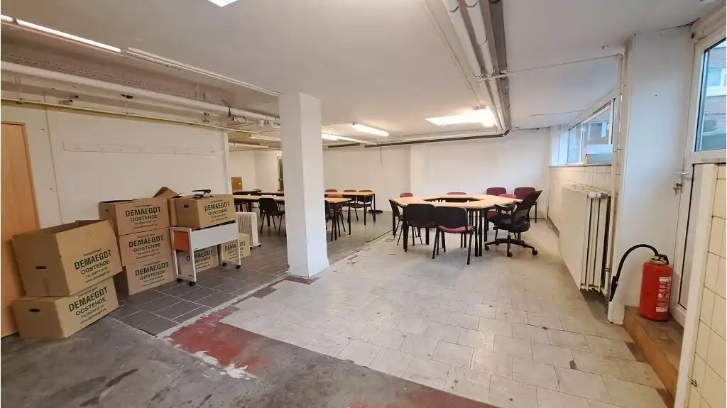 Ruime kantoor- of handelsruimte te huur in Zeebrugge foto 12