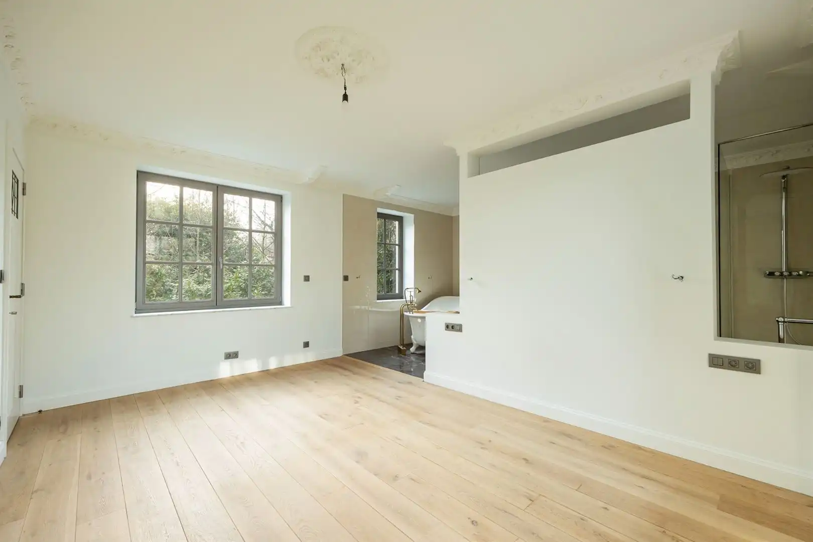 State-of-the-art villa tussen eeuwenoude bomen foto 21