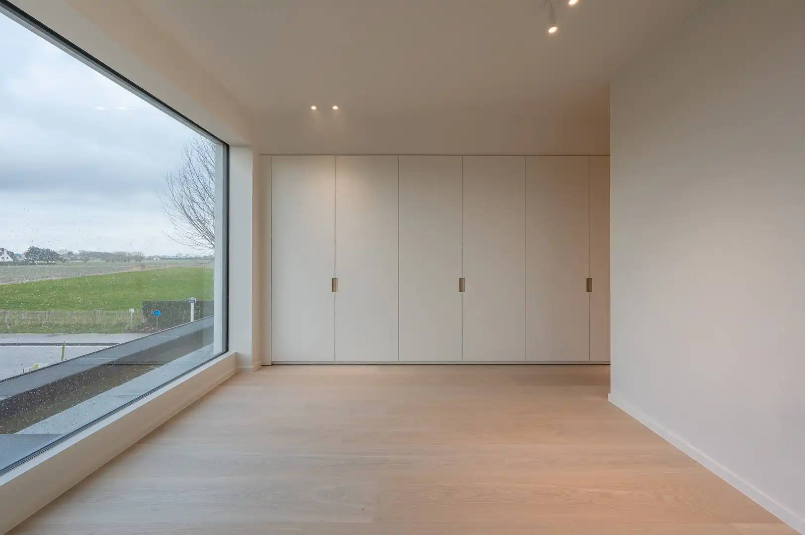 Luxueuze nieuwbouwvilla gelegen aan de rand van het Zoute, op slechts enkele minuten van de zee en het strand. foto 33