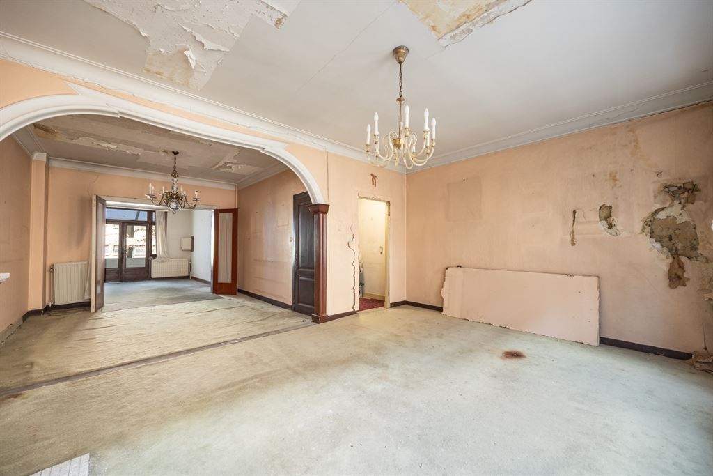 Magazijn pal in de stad met grote woonst foto 18