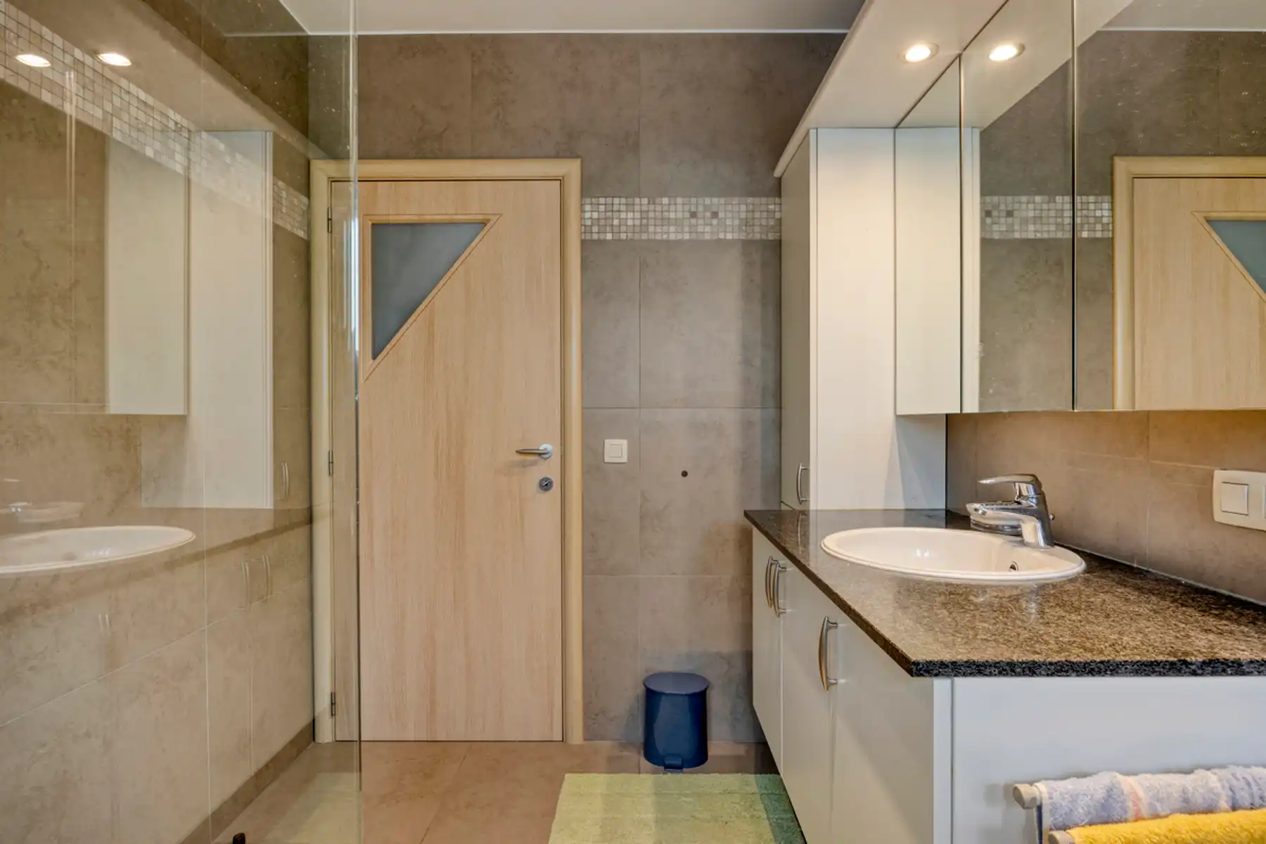 Instapklaar gelijkvloers appartement in centrum Buggenhout foto 17