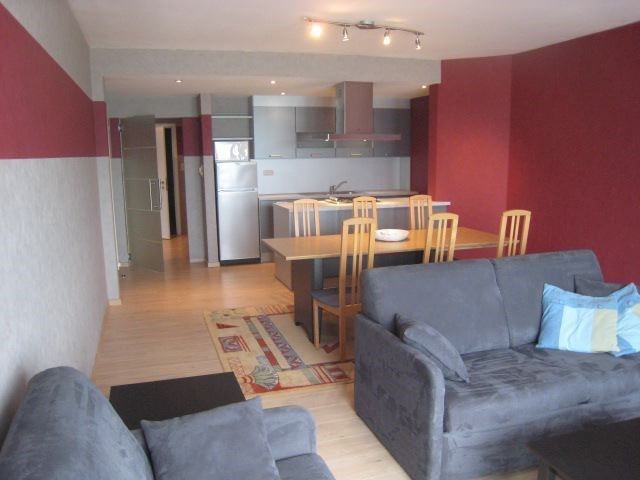 Leuk appartement met 1 slaapkamer en frontaal zeezicht in residentie Balmoral, Oostende  foto {{pictureIndex}}