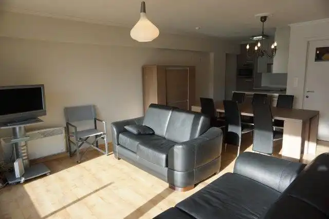 Zongericht en gemeubeld appartement met centrale ligging, vlakbij de zeedijk! foto 3