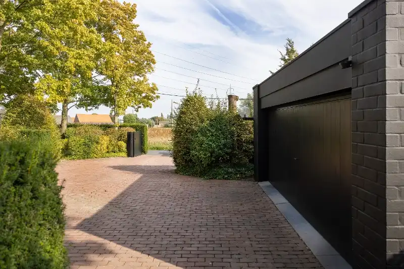 Unieke laagbouwwoning met volledige privacy in Lendelede foto 4
