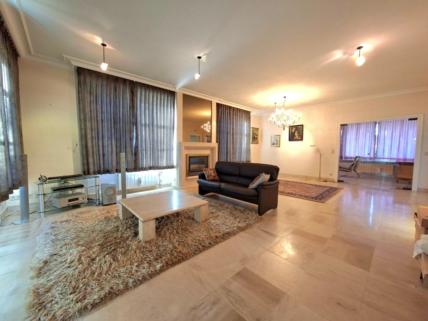 Residentieel gelegen villa foto 6