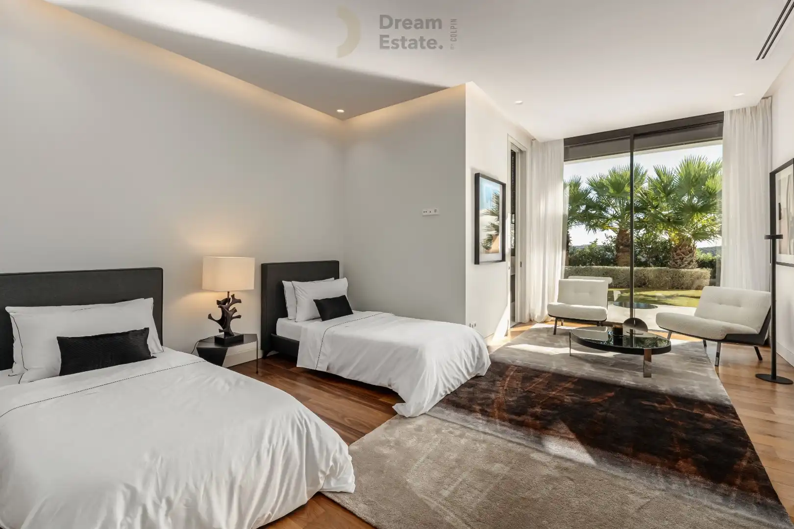 Subliem landhuis bovenop een heuvel met uitzicht op de Middellandse Zeekust. foto 24