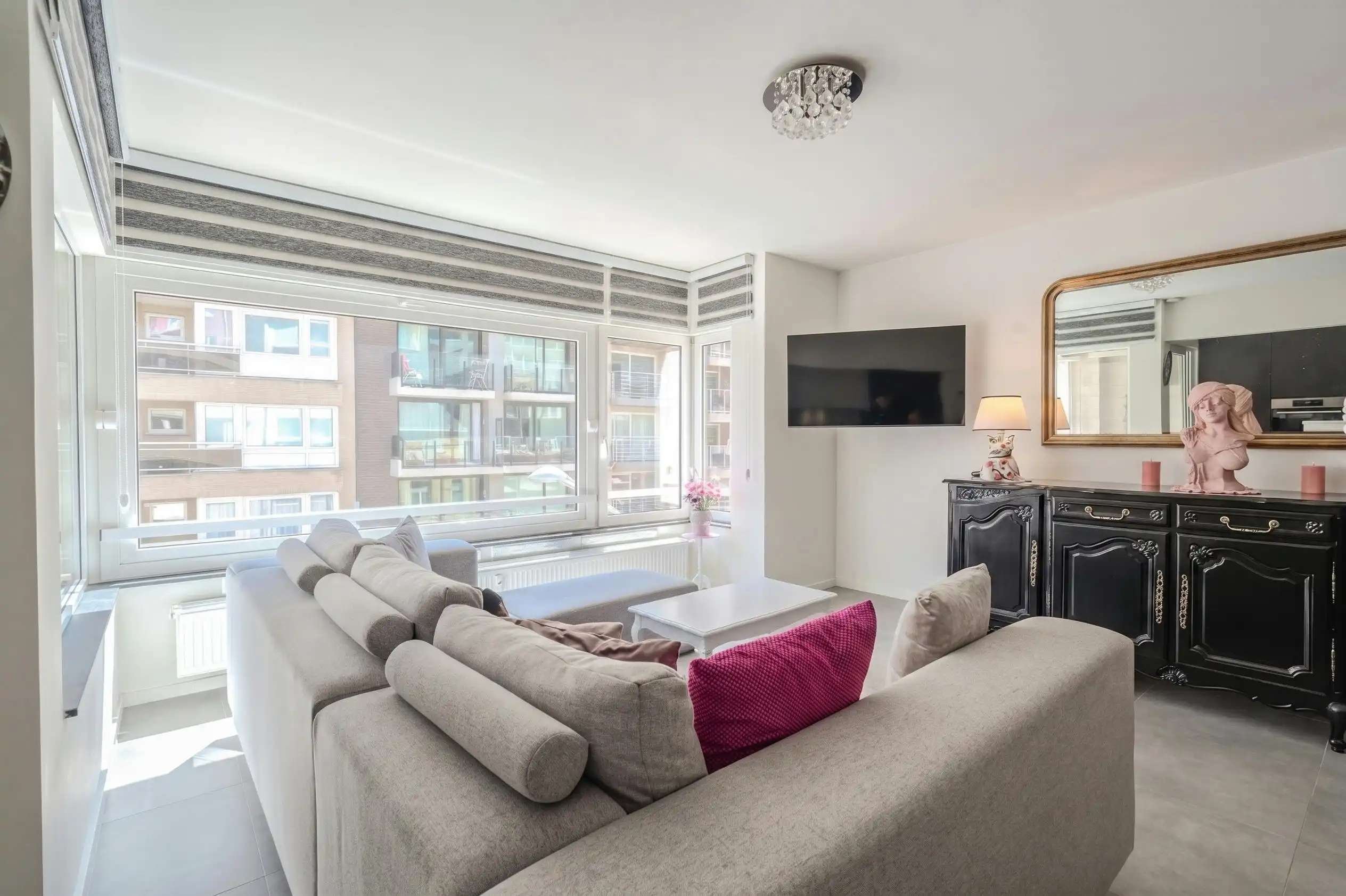 Gerenoveerd 2 slaapkamer appartement op topligging! foto 12