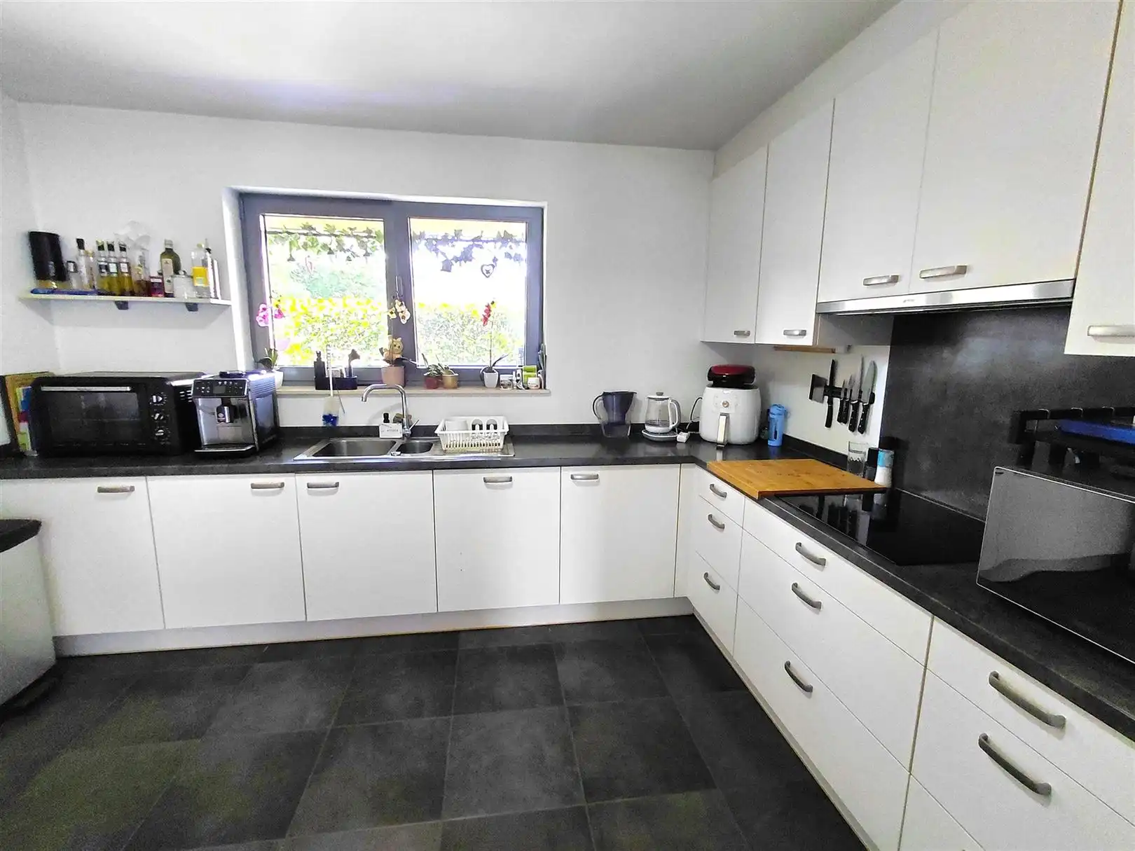 TE HUUR: Gelijkvloers appartement met 2 slaapkamers te Heusden! foto 6