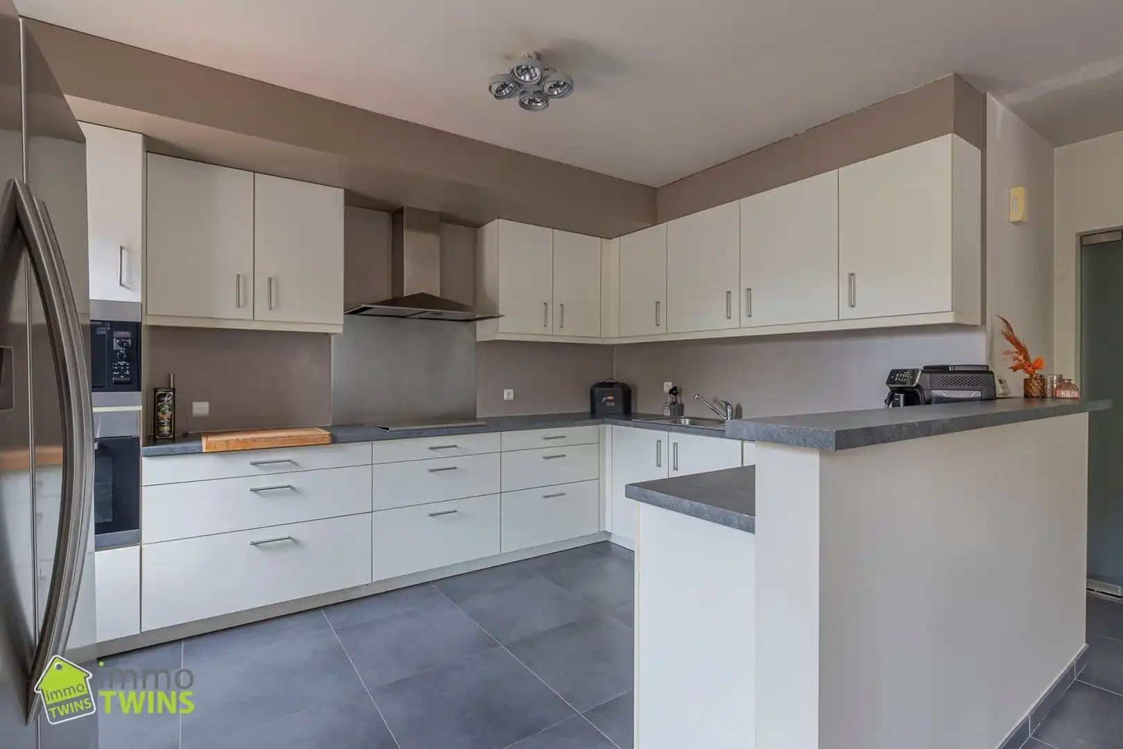 Ruim duplexappartement van 151 m² met 3 slaapkamers, terras en dubbele autostaanplaats foto 9