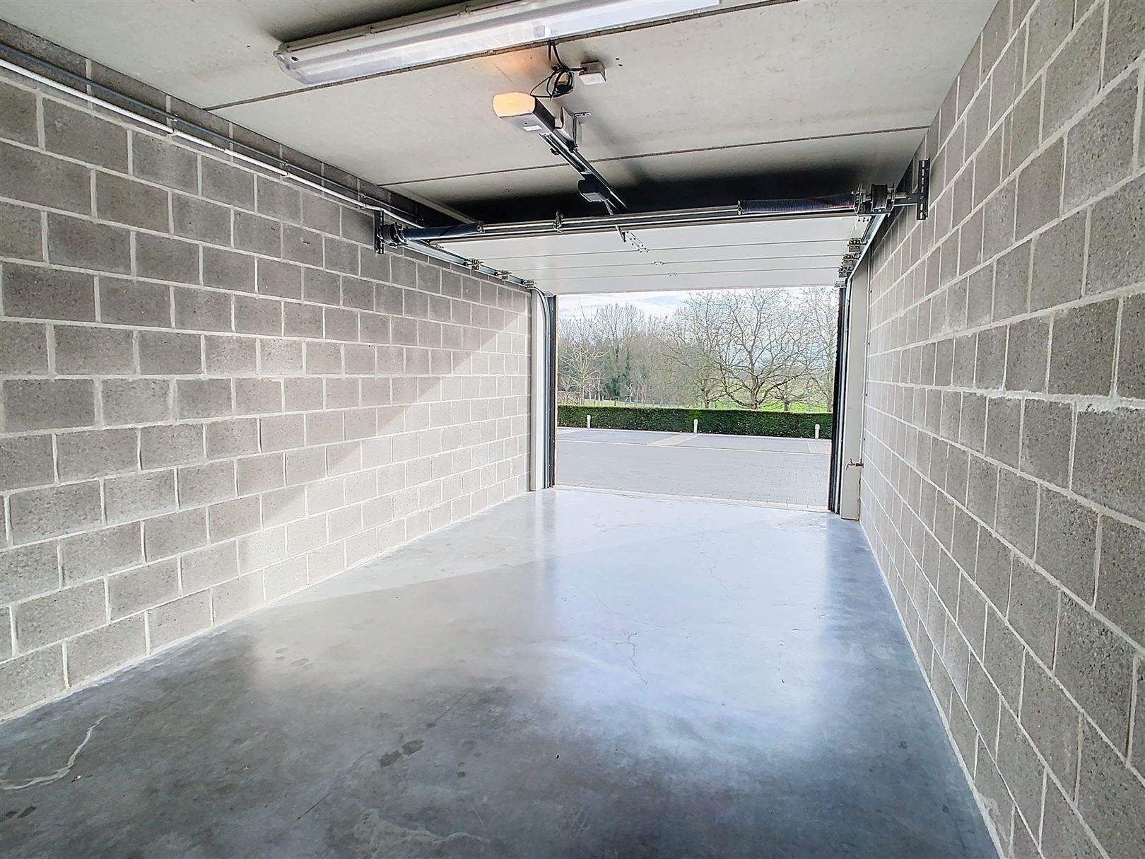 Instapklaar app,2 slpks, garage, kelder, autostaanplaats foto 31