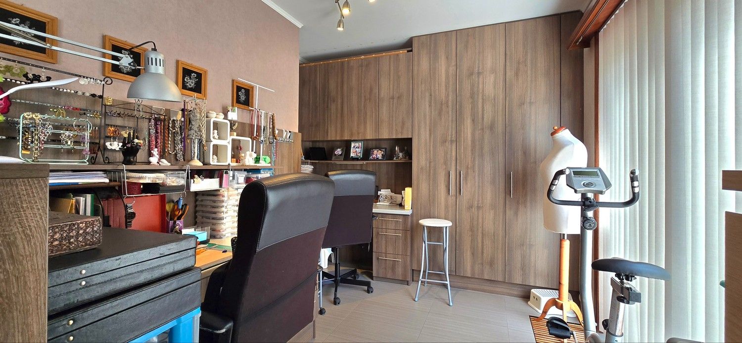 TE KOOP : goed onderhouden 3-gevelwoning, gelegen in een residentiële wijk, vlakbij het centrum van Sterrebeek. foto 4