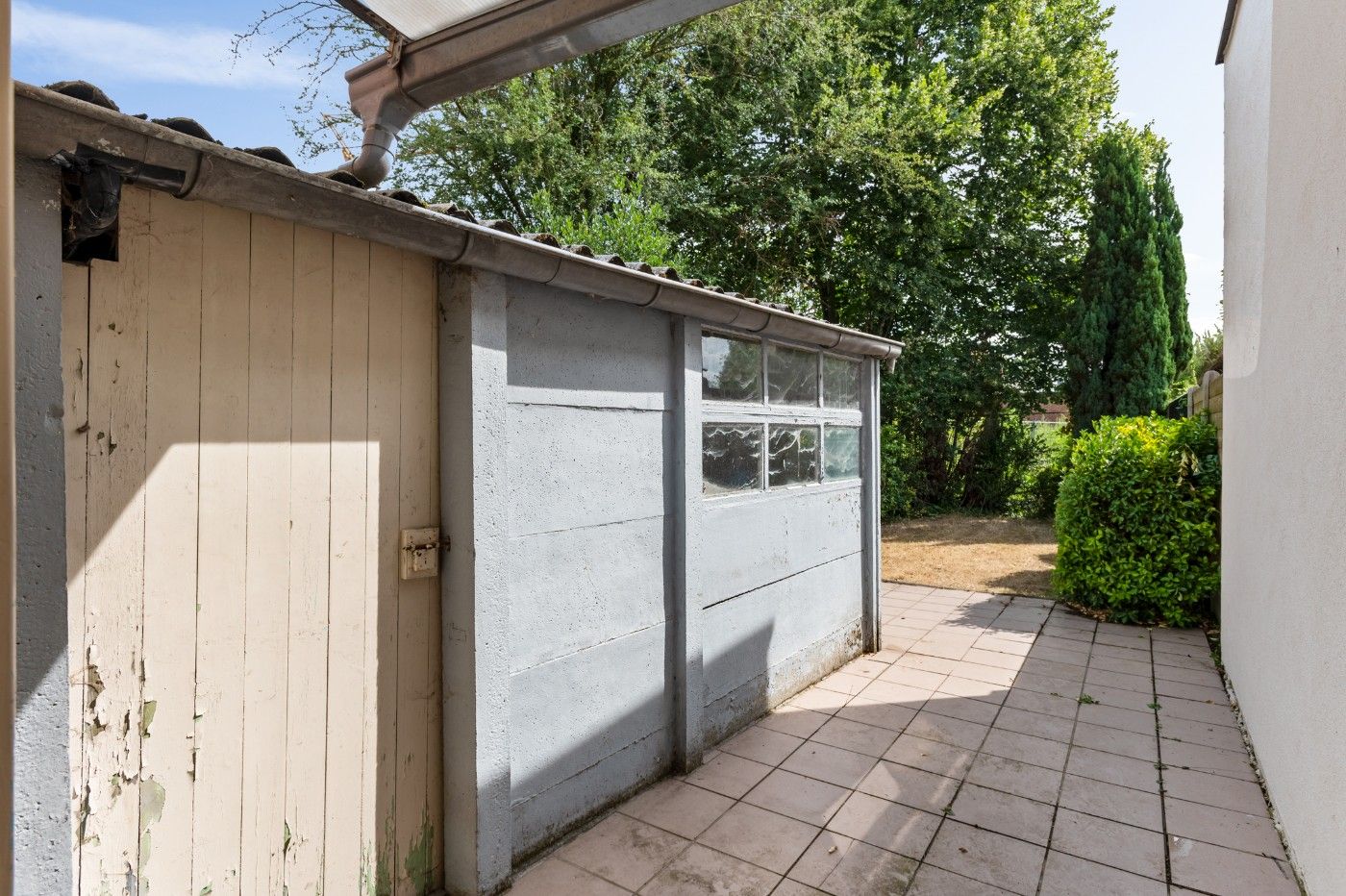 Te renoveren woning met 2 slpk. en tuin foto 22