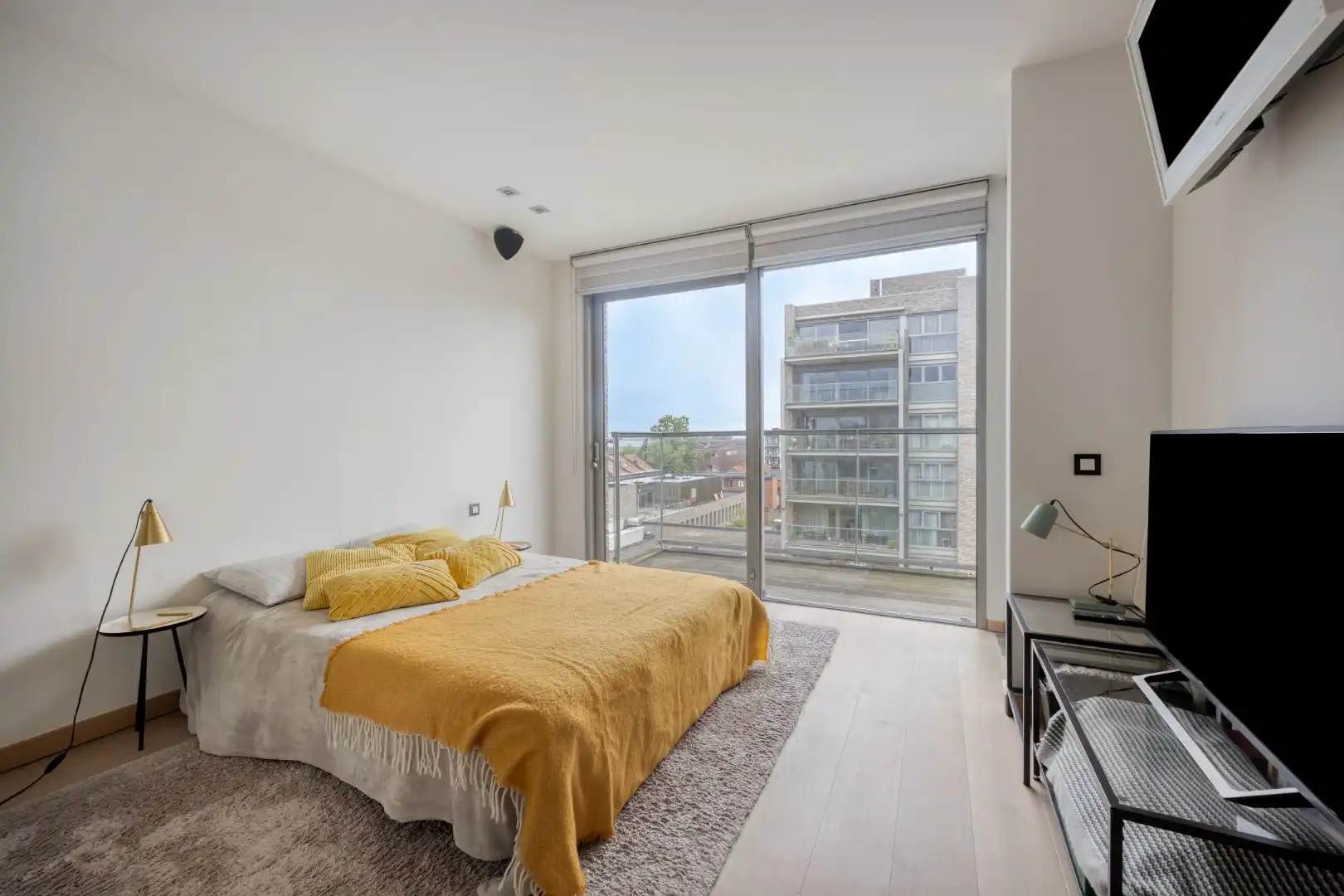 Unieke penthouse met mega-terras en schitterend zicht op de Wallen en de Basiliek van Tongeren foto 15