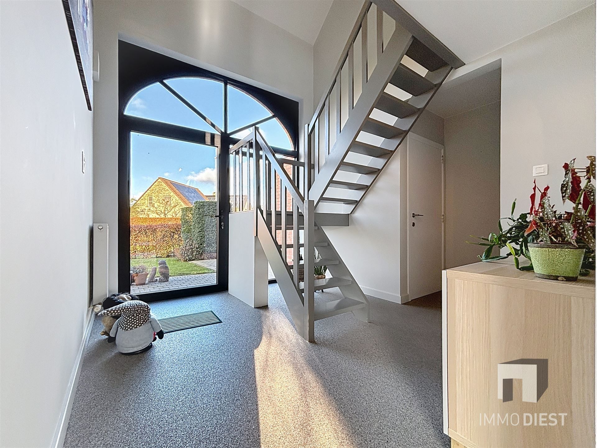 Perfecte gezinswoning in doodlopende straat met 3slpks en een mooie tuin foto 13