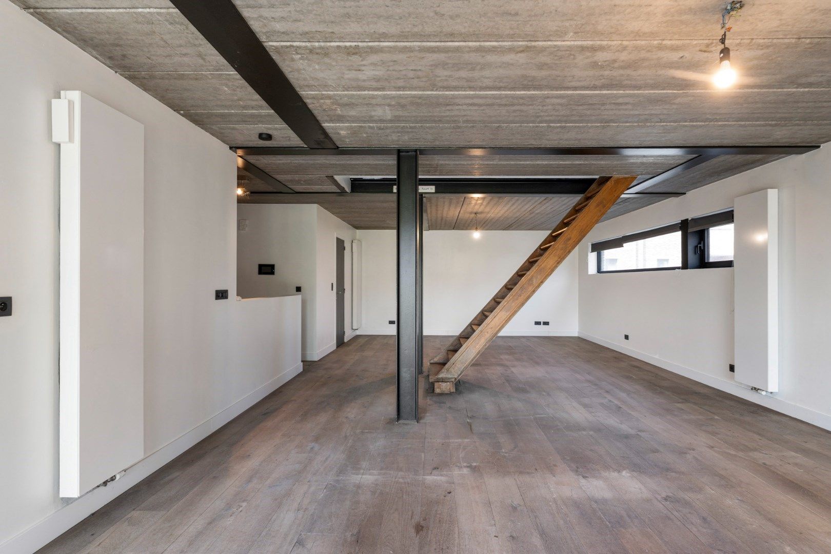 Recente, halfvrijstaande gezinswoning in een moderne bouwstijl op een ruim perceel van 11a06ca nabij de dorpskern van Tongerlo!  foto 11