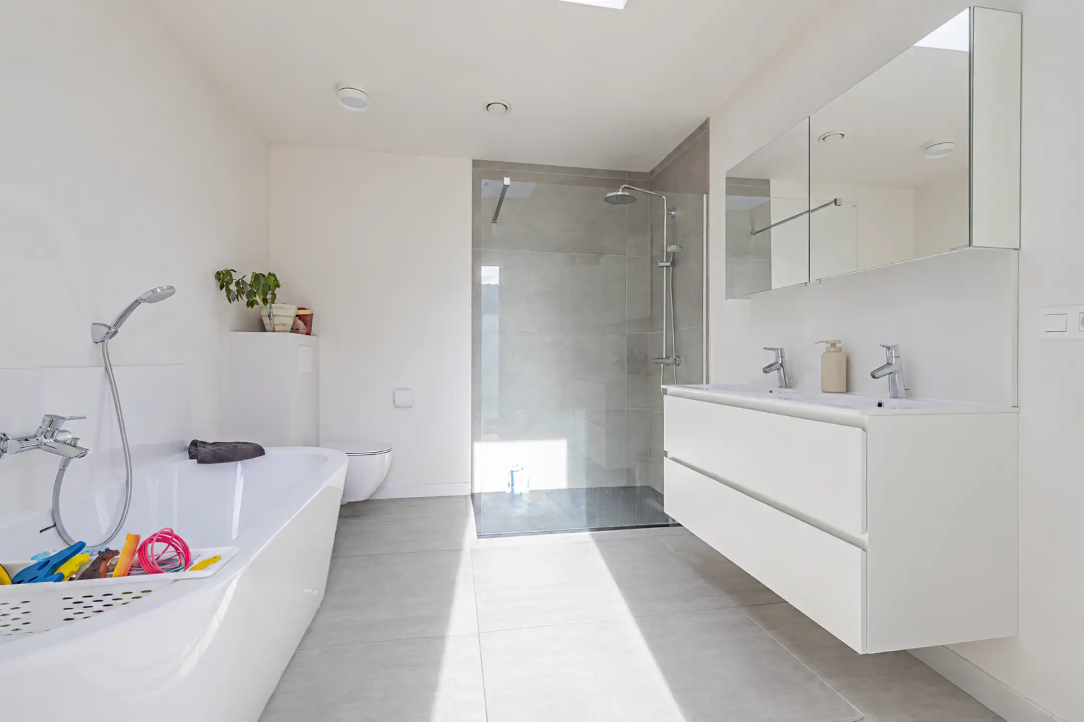 HERZELE - Recent gerenoveerde woning op centrale locatie  foto 18