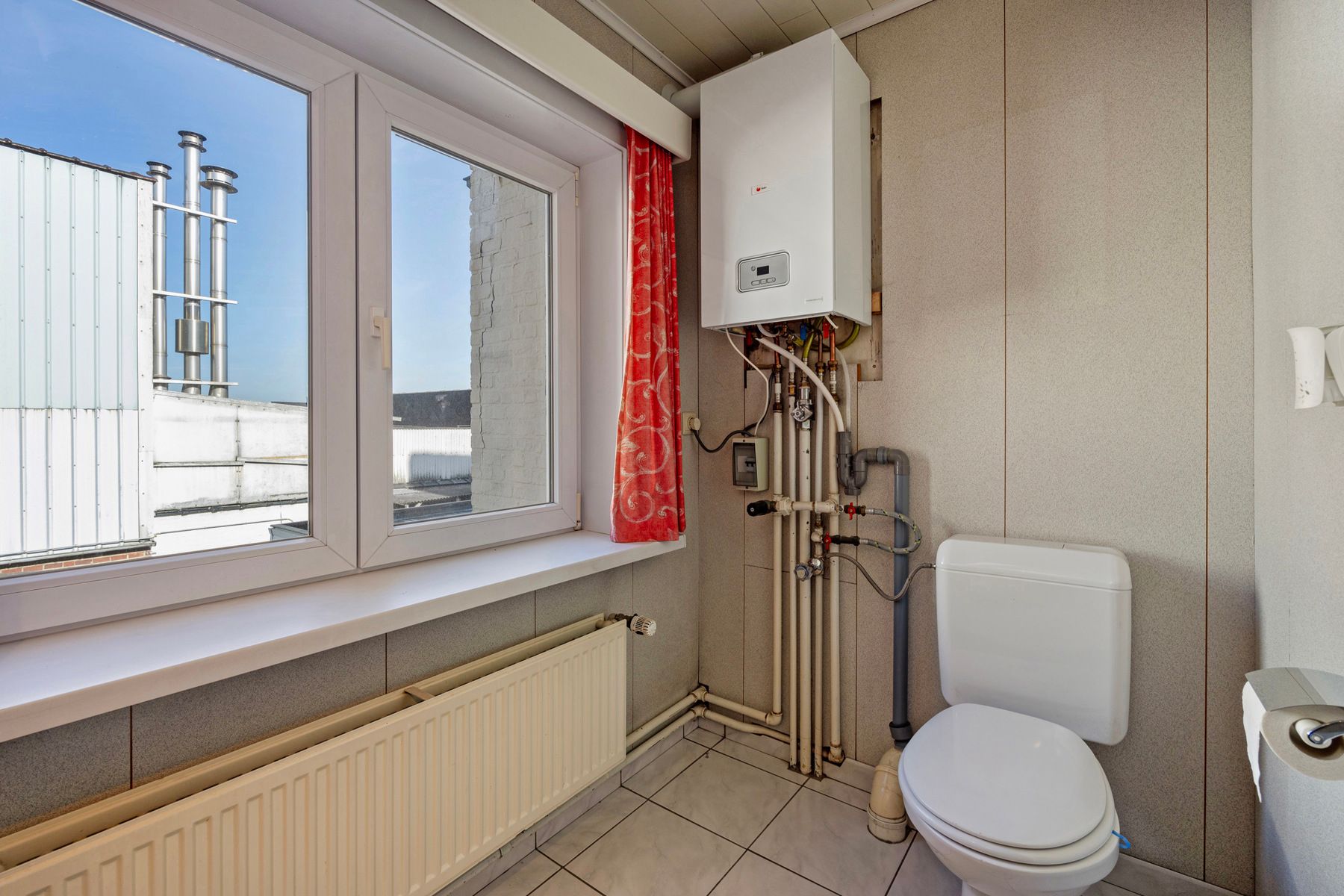 Handelshuis, ingedeeld als commerciële ruimte + appartement foto 19