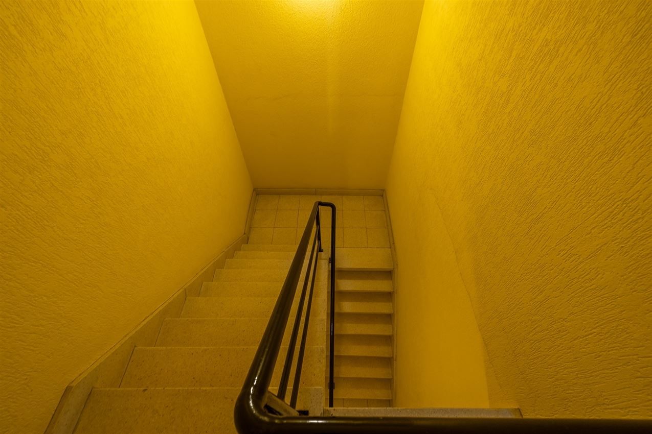 Verzorgd gebouw met handelszaak en 2 apt foto 38