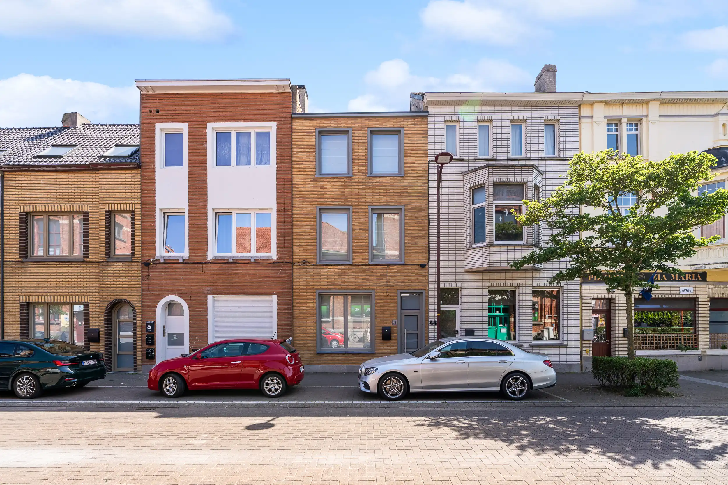 Instapklare gezinswoning met 4 slaapkamers en EPC B foto {{pictureIndex}}