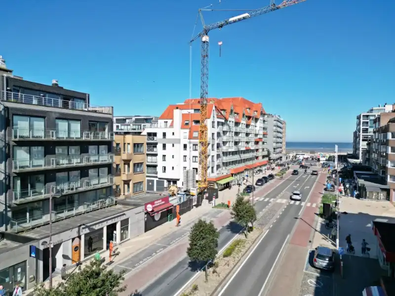 INSTAPKLAAR APPARTEMENT IN OOSTDUINKERKE-BAD foto {{pictureIndex}}